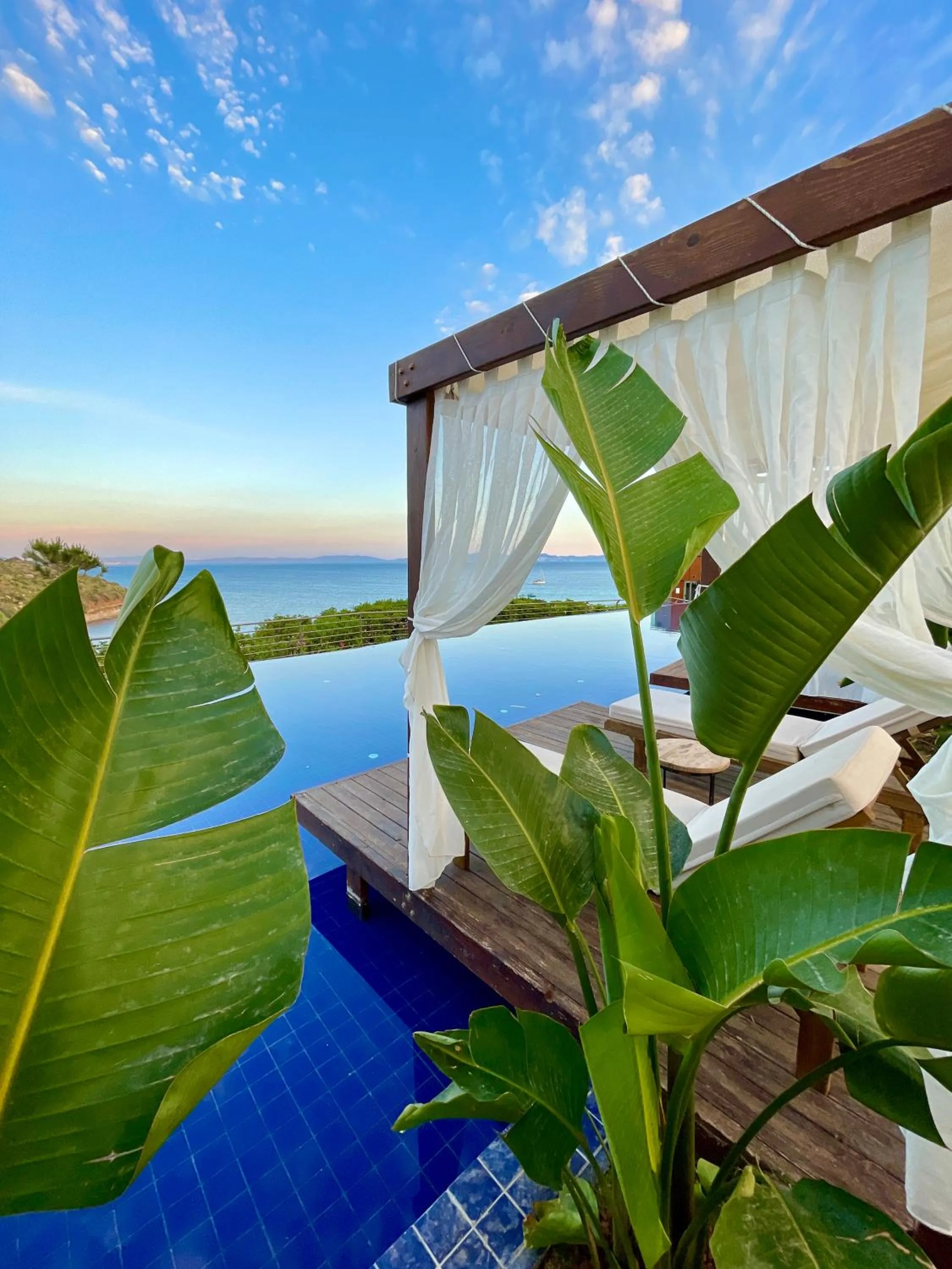 Pool view in LAUR HOTELS Experience & Elegance