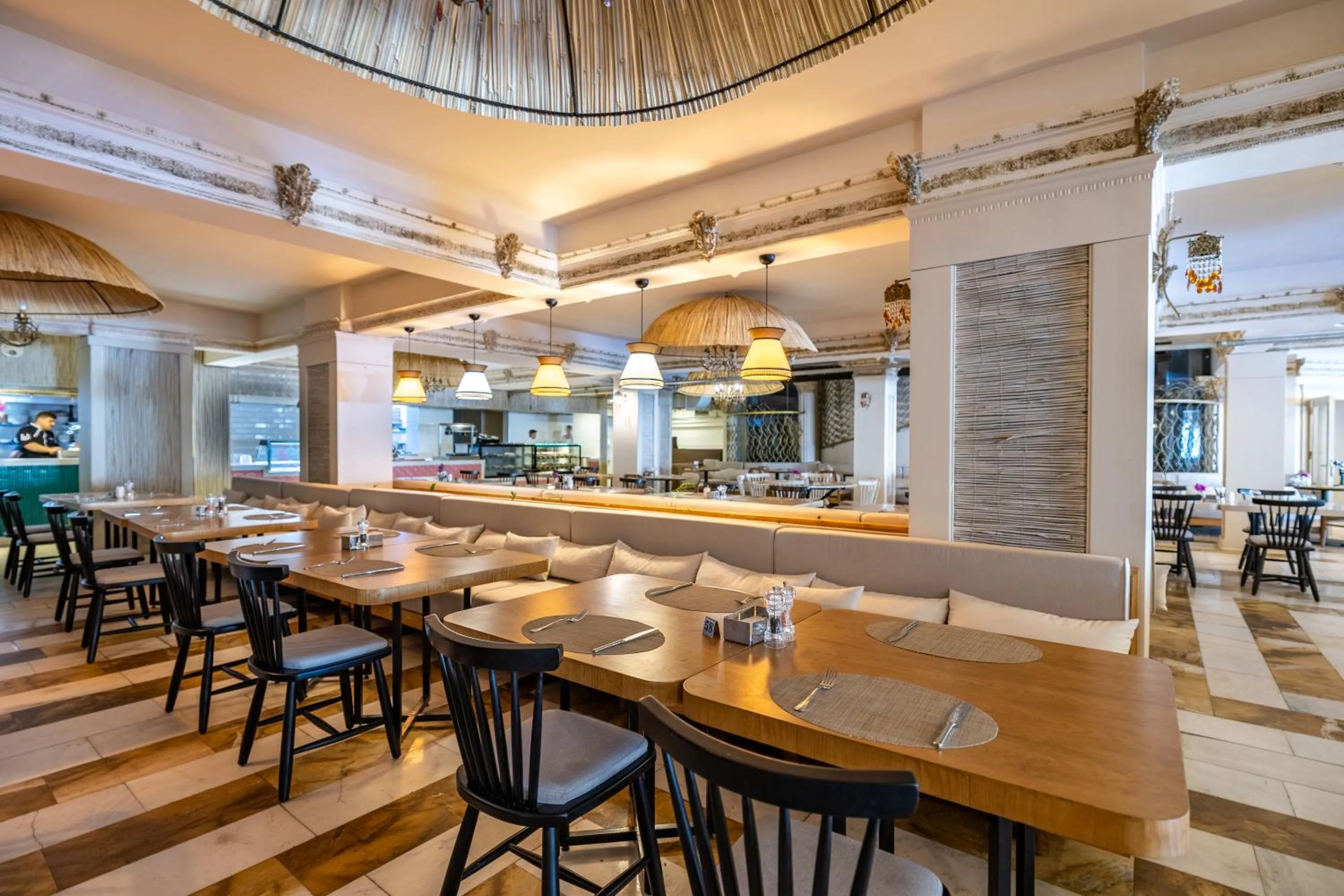 Restaurant/places to eat in LAUR HOTELS Experience & Elegance