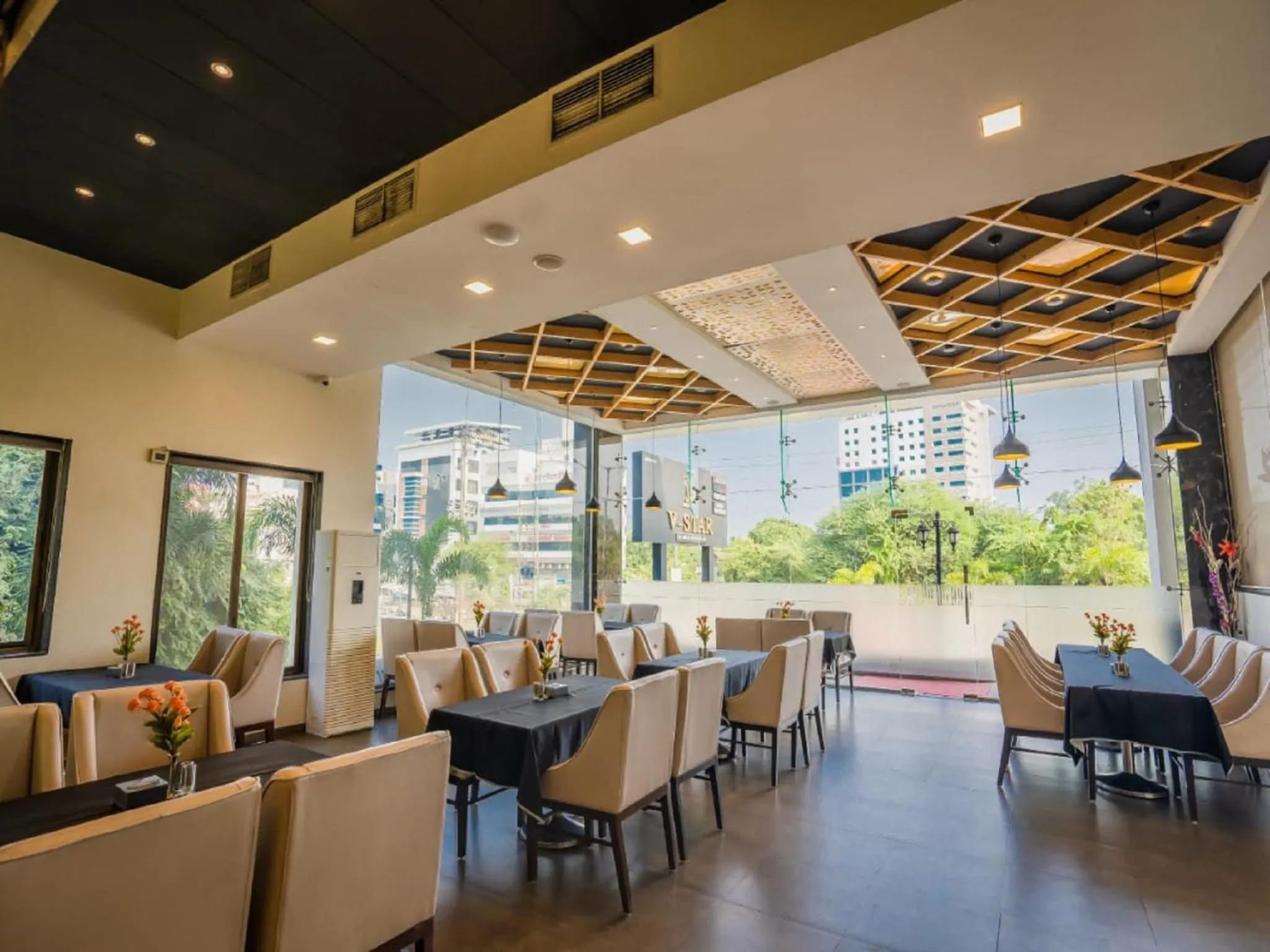 Restaurant/places to eat in V Star