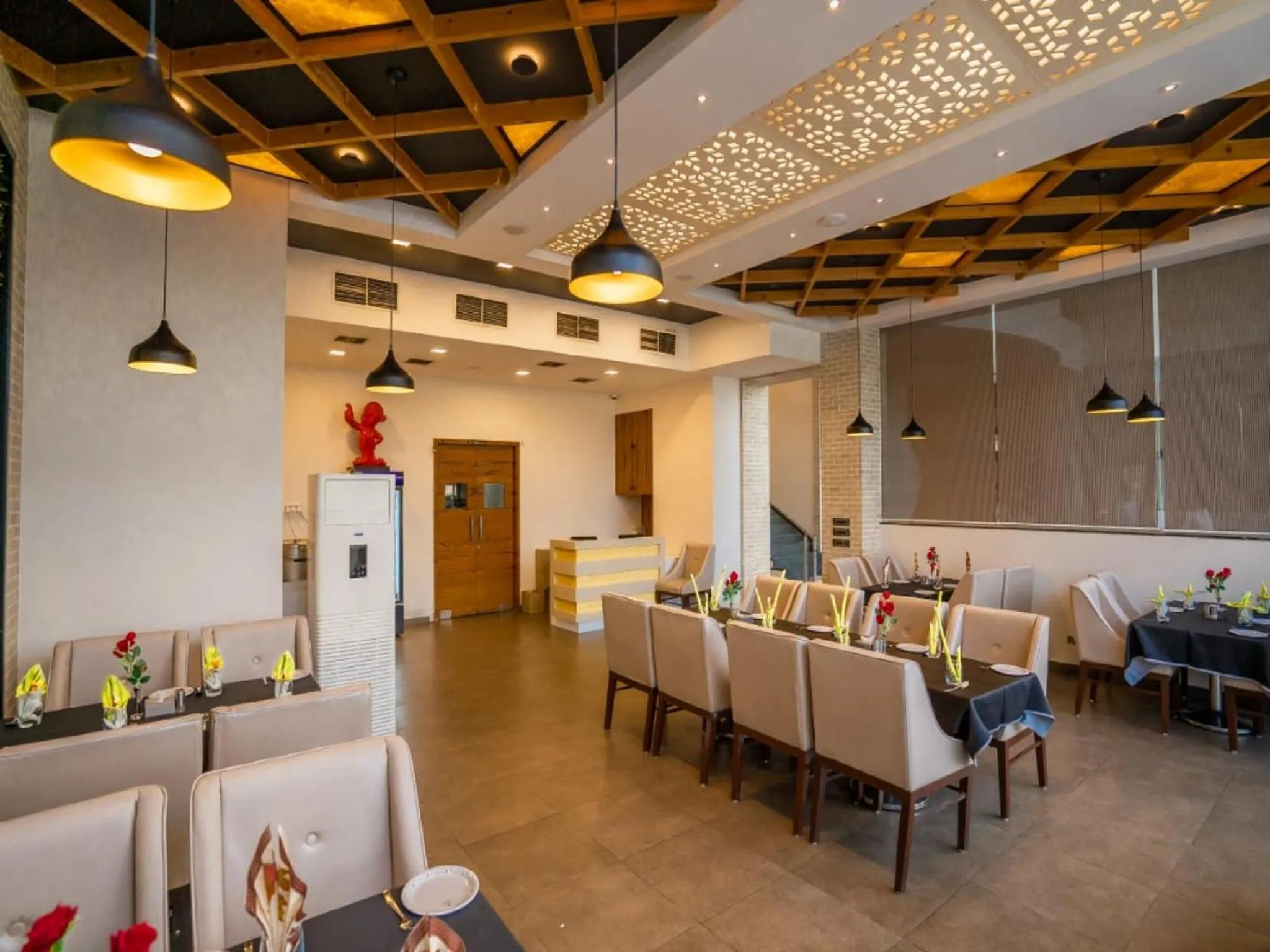 Restaurant/places to eat in V Star