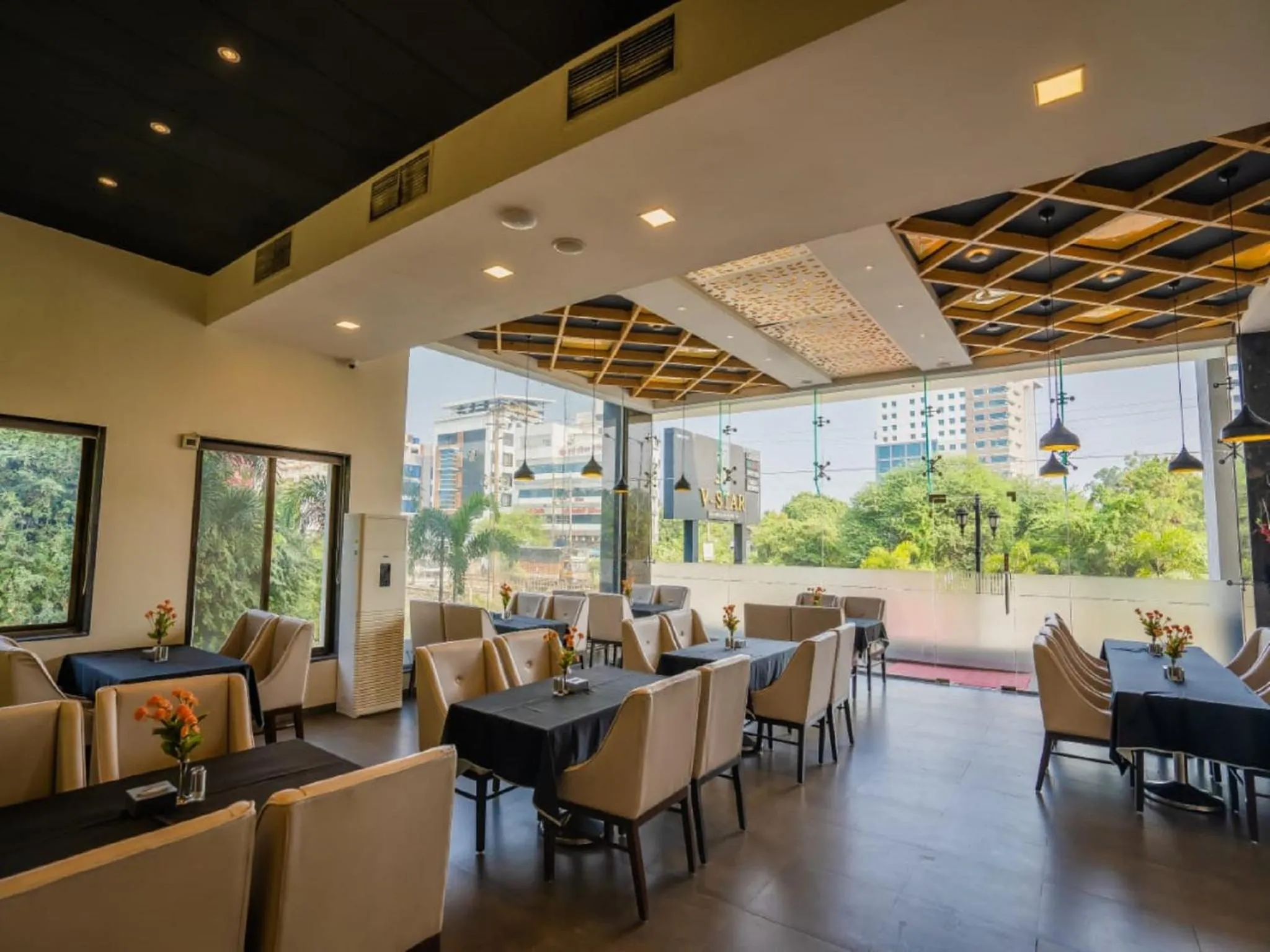 Restaurant/places to eat in V Star