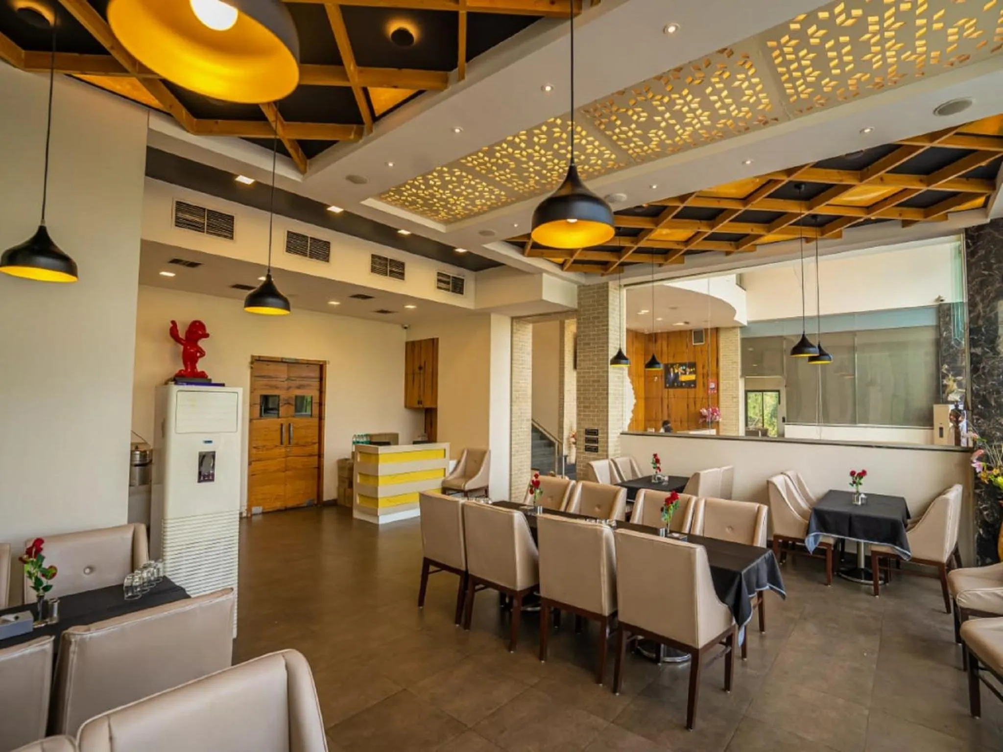 Restaurant/places to eat in V Star