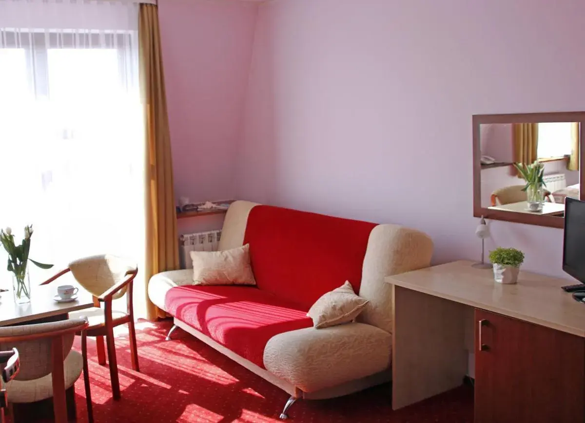 Triple Room in Hotel Aleksander Triple Room in Hotel Aleksander