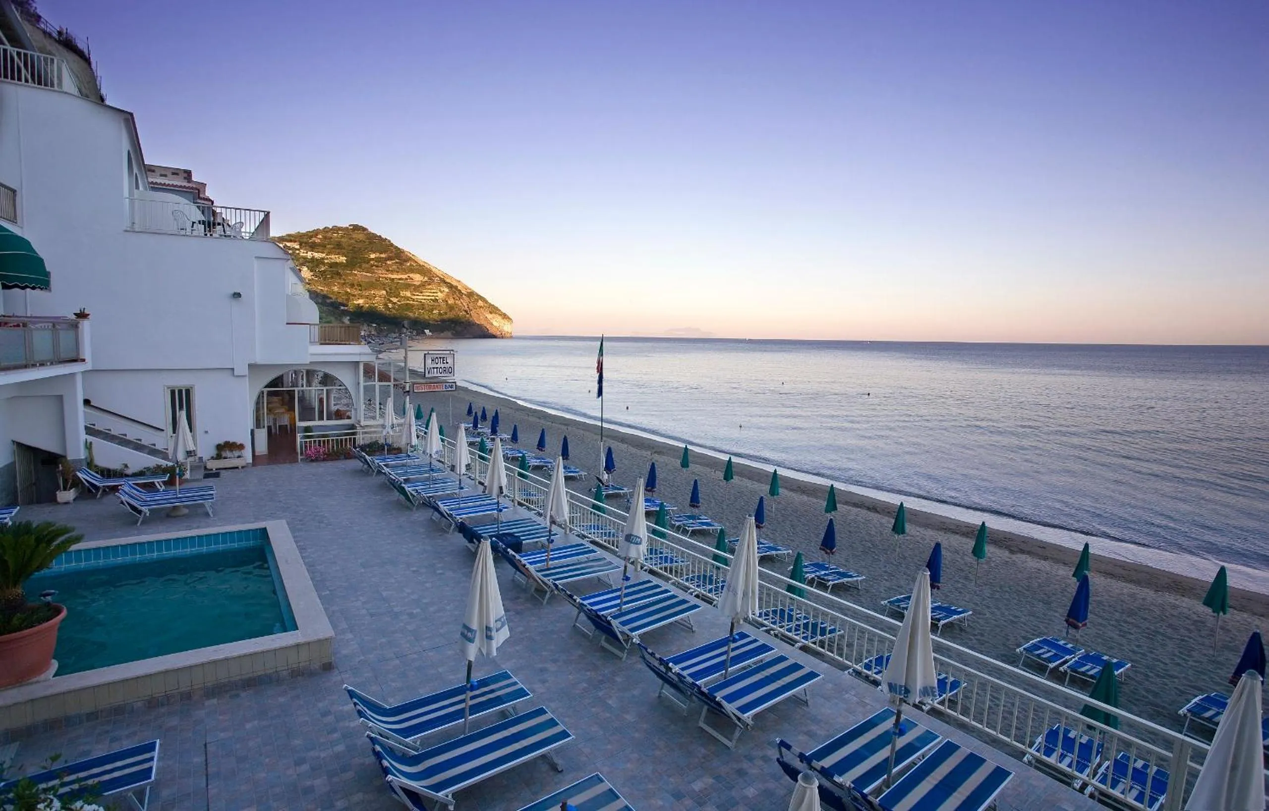 Solarium in Hotel Vittorio Beach Resort