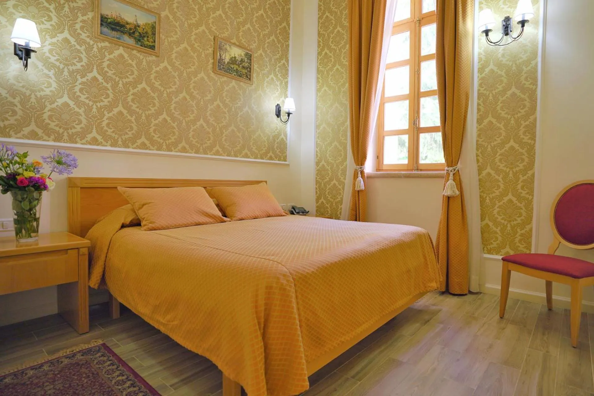 Bed in Sergei Palace Hotel