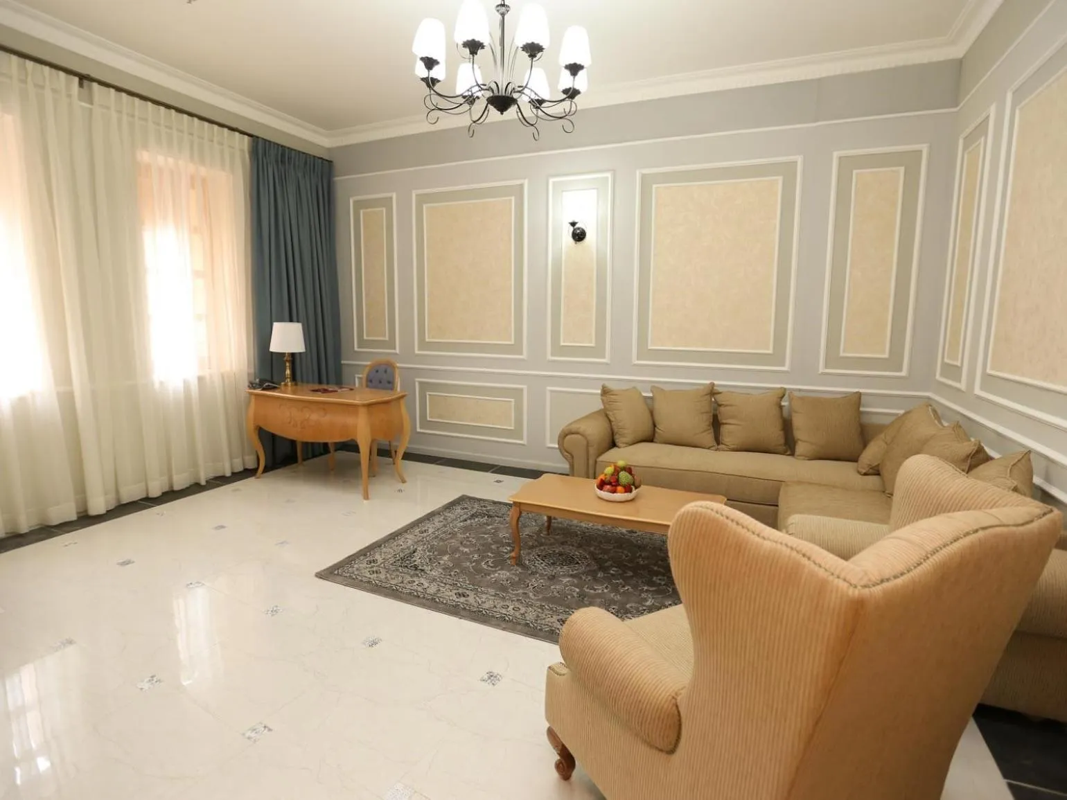 Living room in Sergei Palace Hotel