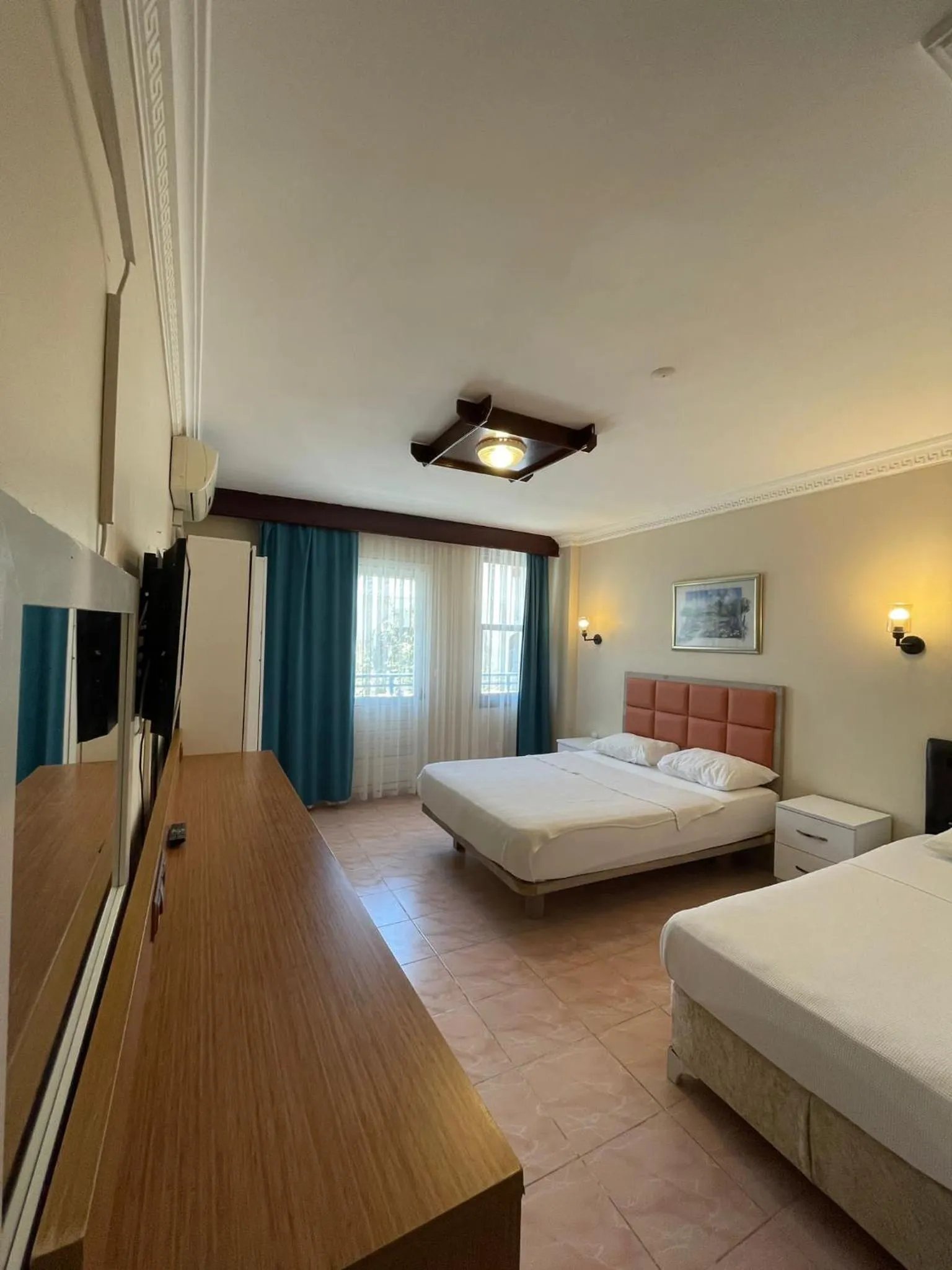 Photo of the whole room in Arden Hotel