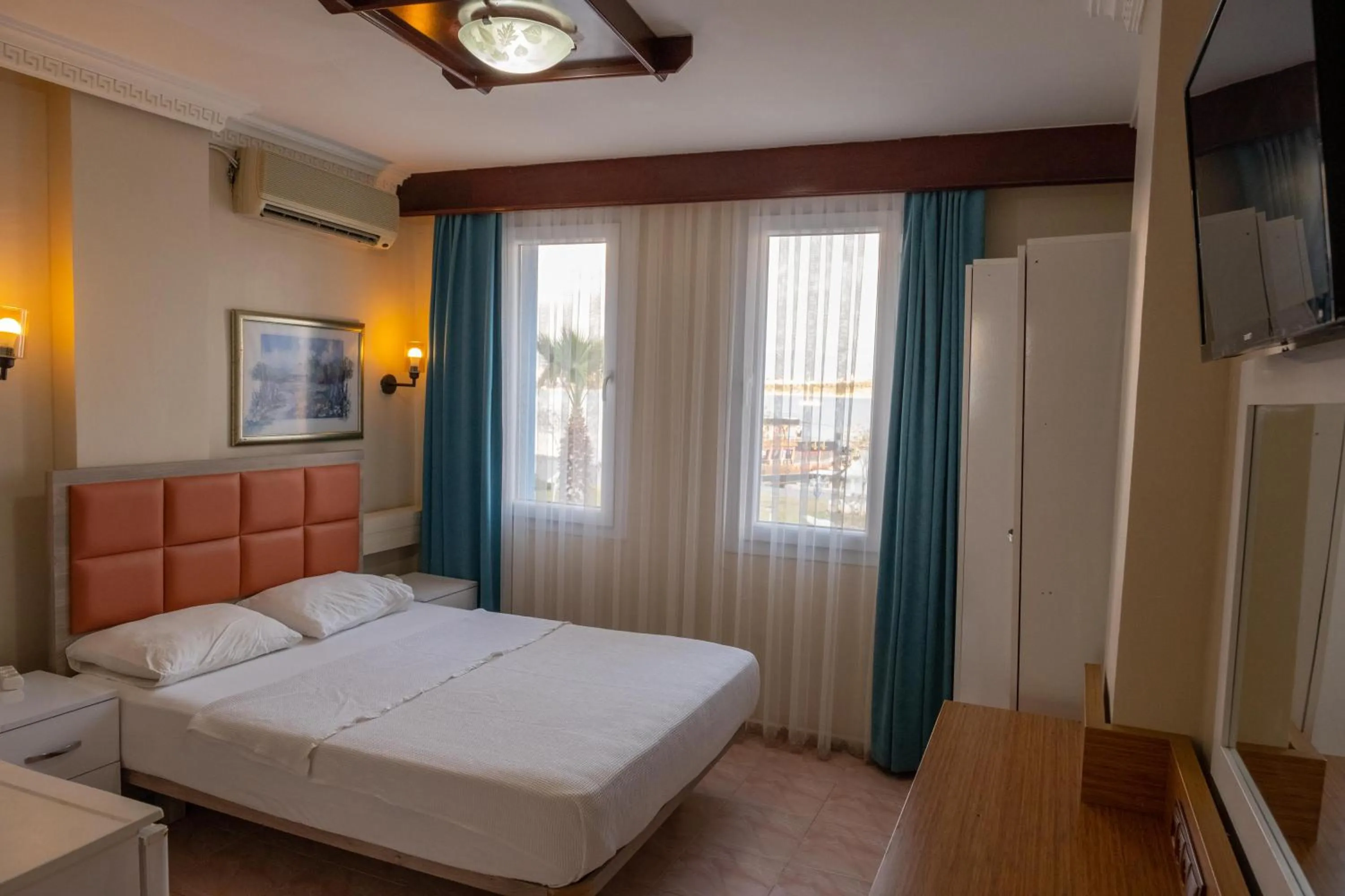 Photo of the whole room in Arden Hotel