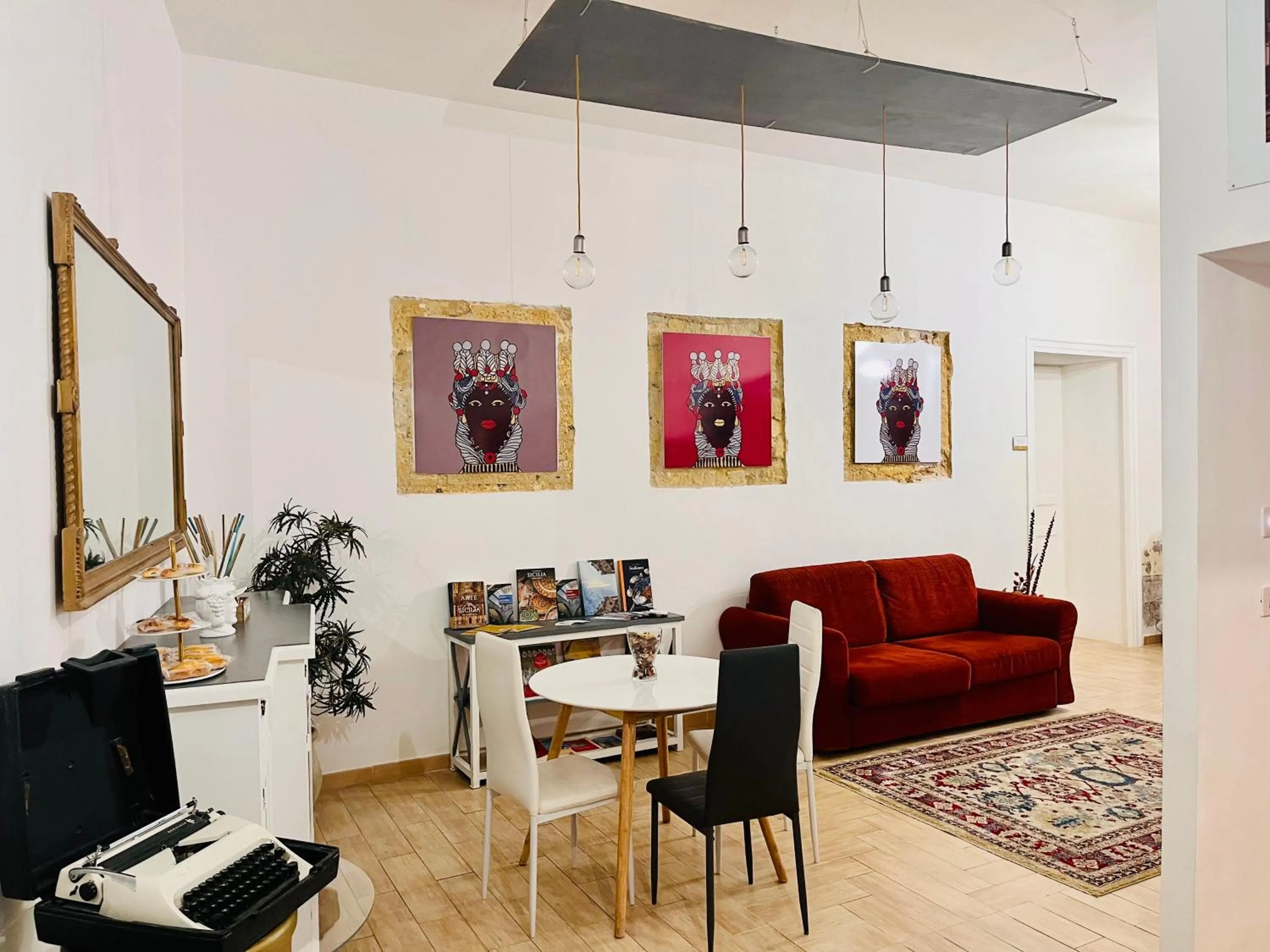 Communal lounge/ TV room in Palazzo delle Logge