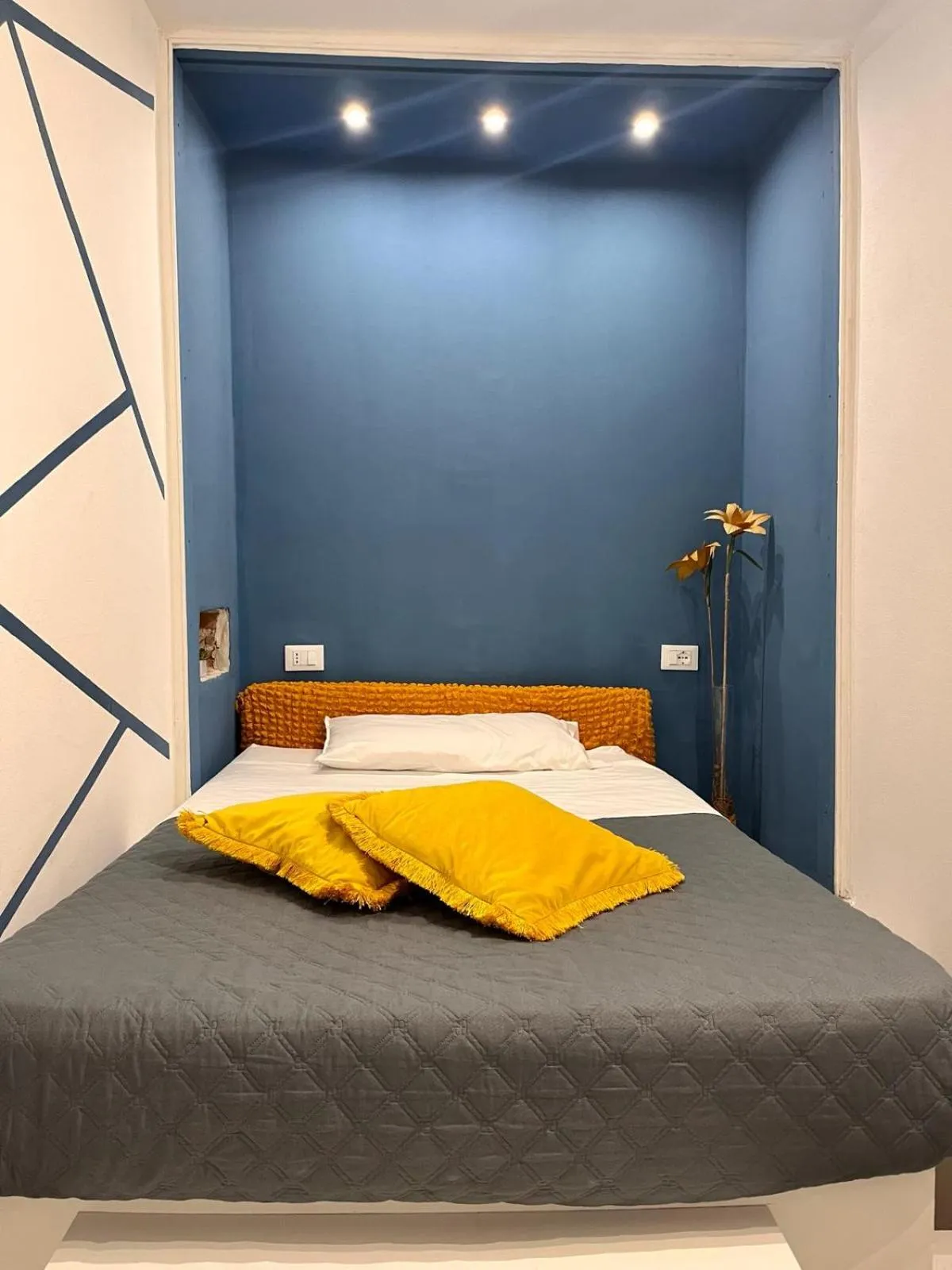 Photo of the whole room, Bed in Palazzo delle Logge