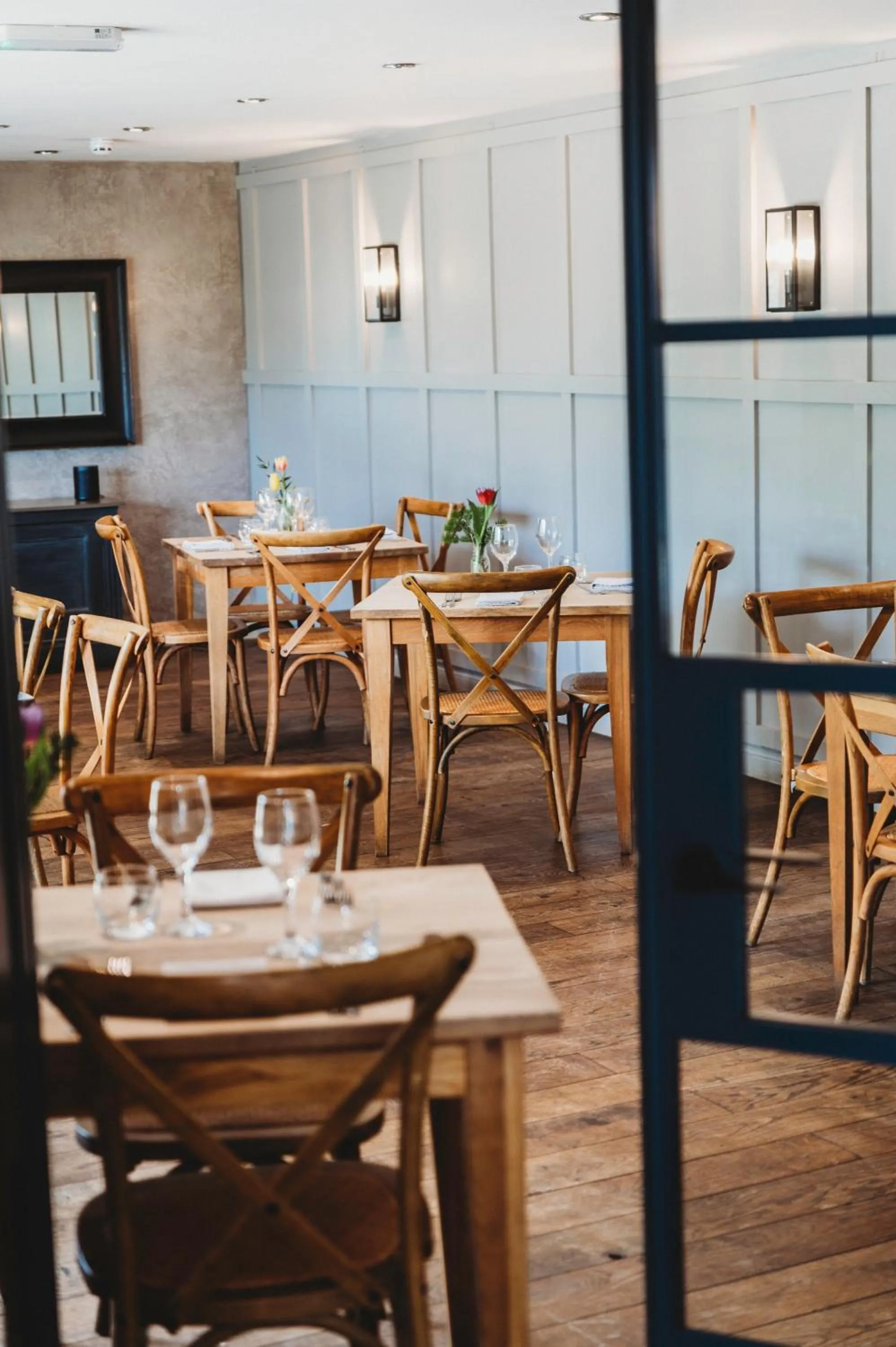 Dining area in Finch's Arms