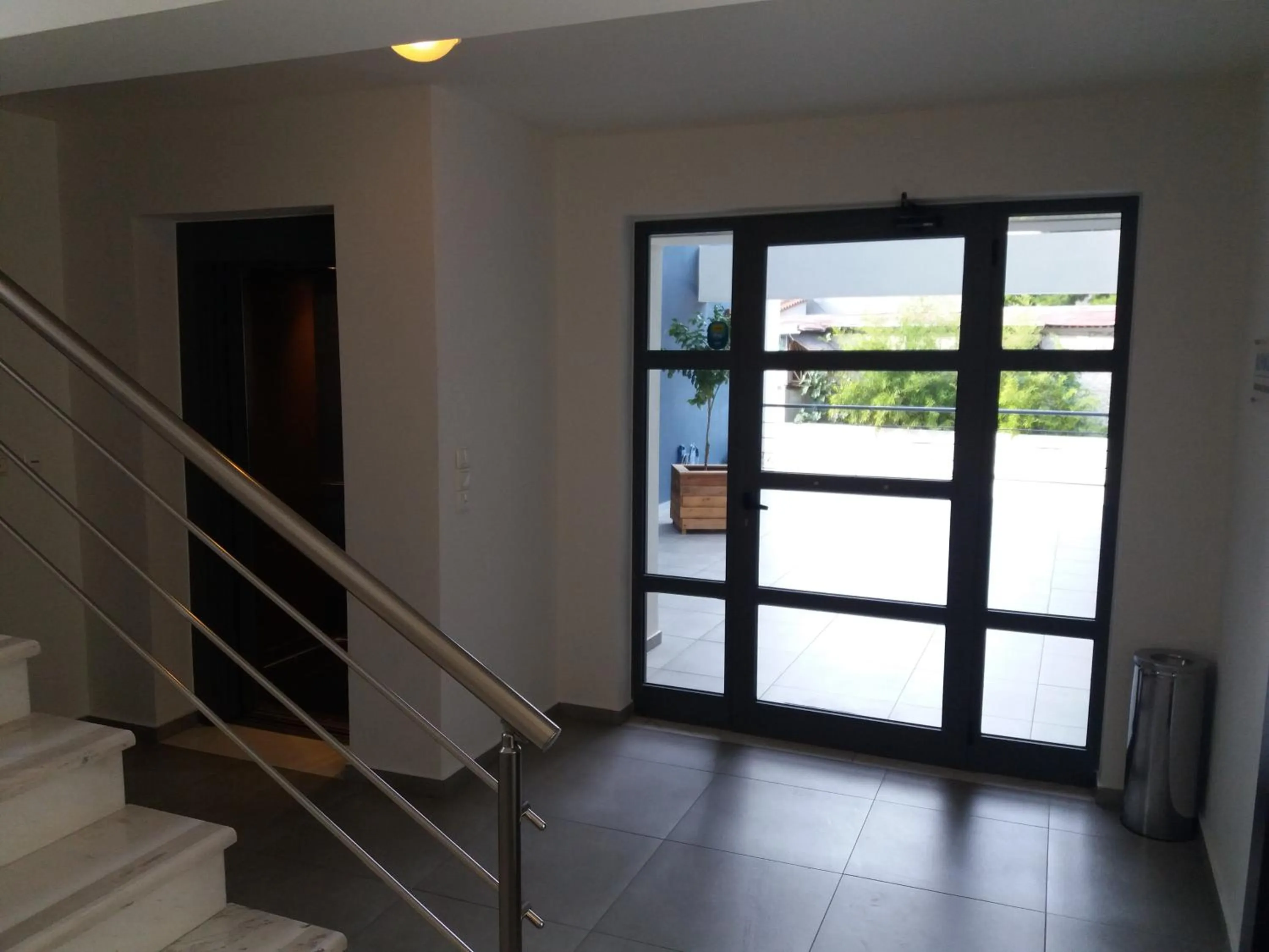 Facade/entrance in CHROMA Lodge Pikermi