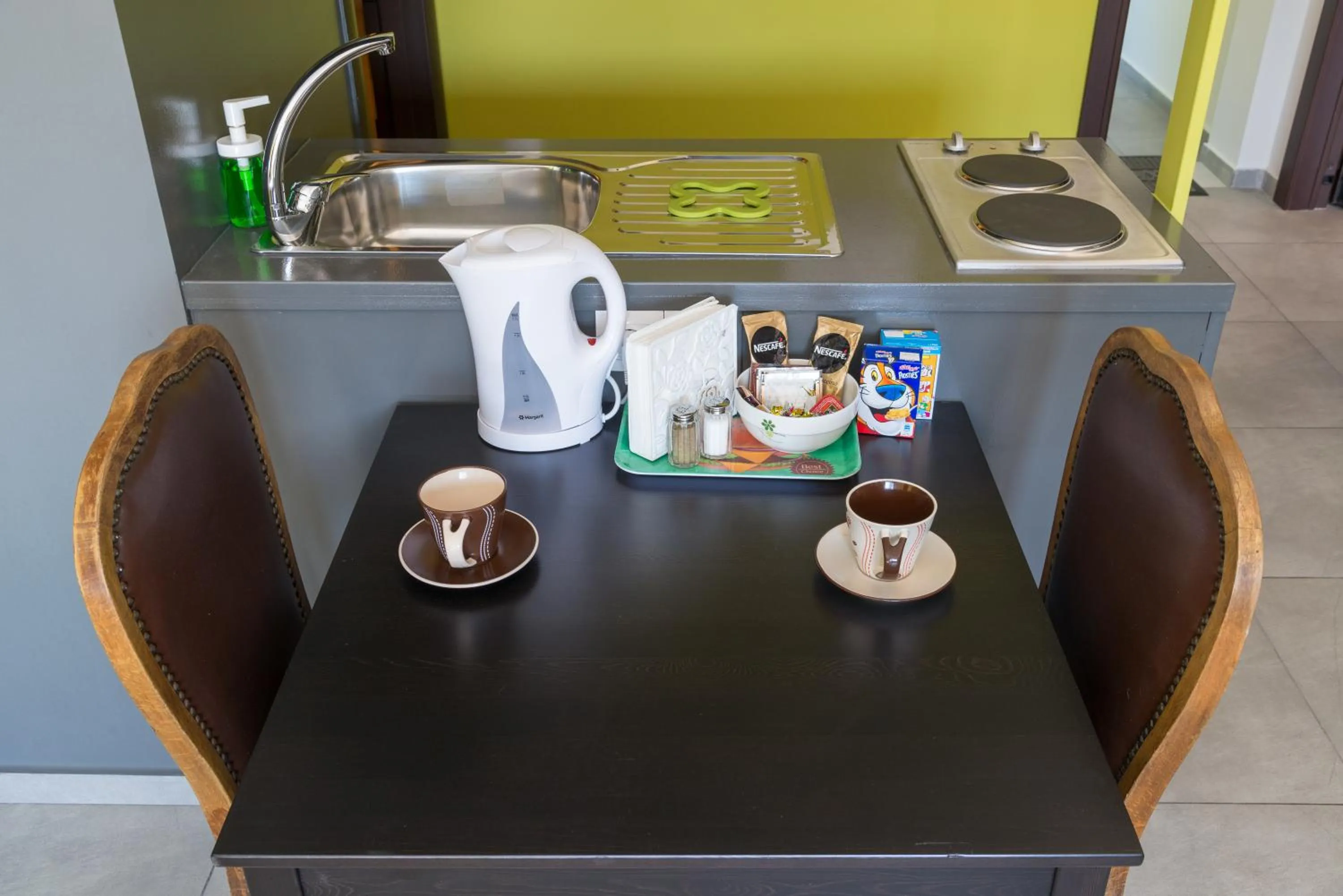 Coffee/tea facilities in CHROMA Lodge Pikermi