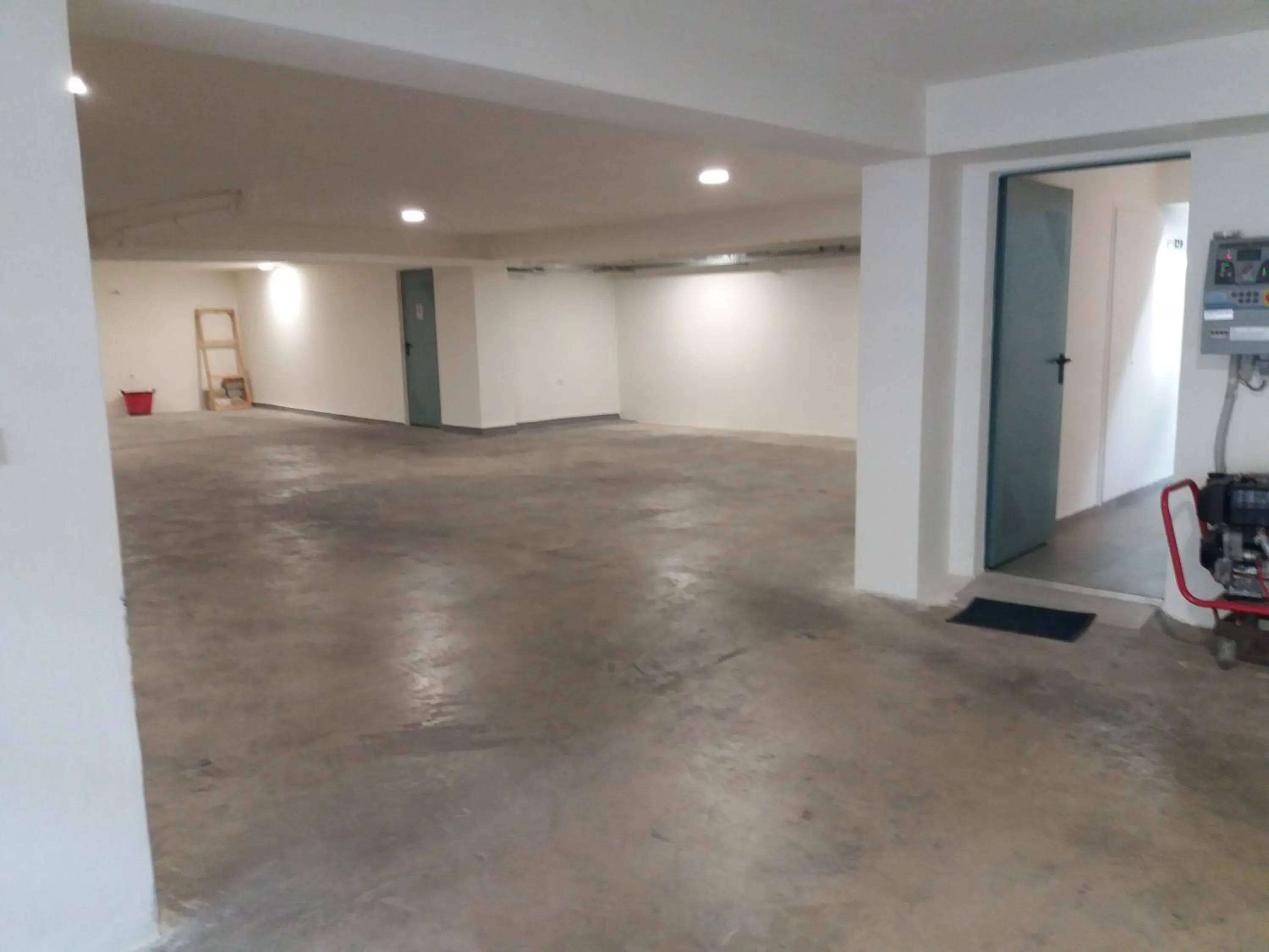 On site in CHROMA Lodge Pikermi