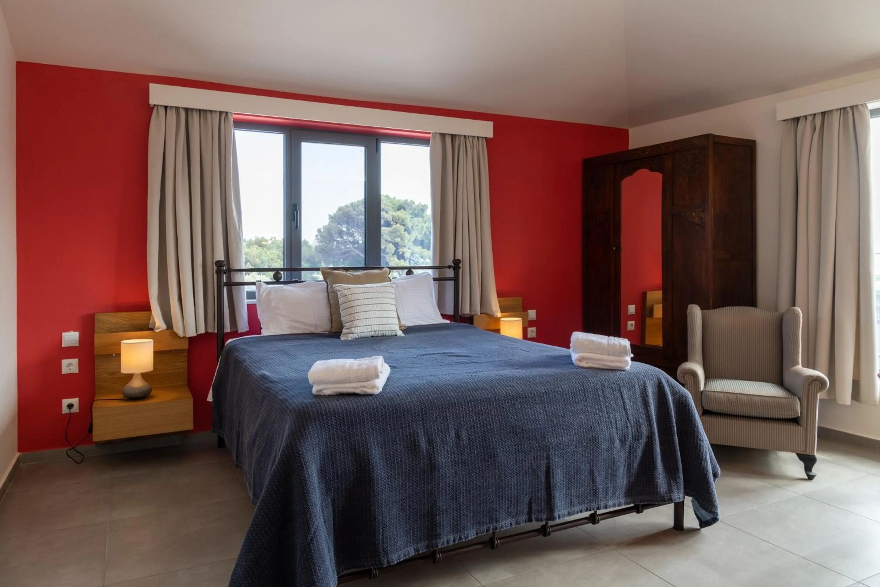 Photo of the whole room, Bed in CHROMA Lodge Pikermi