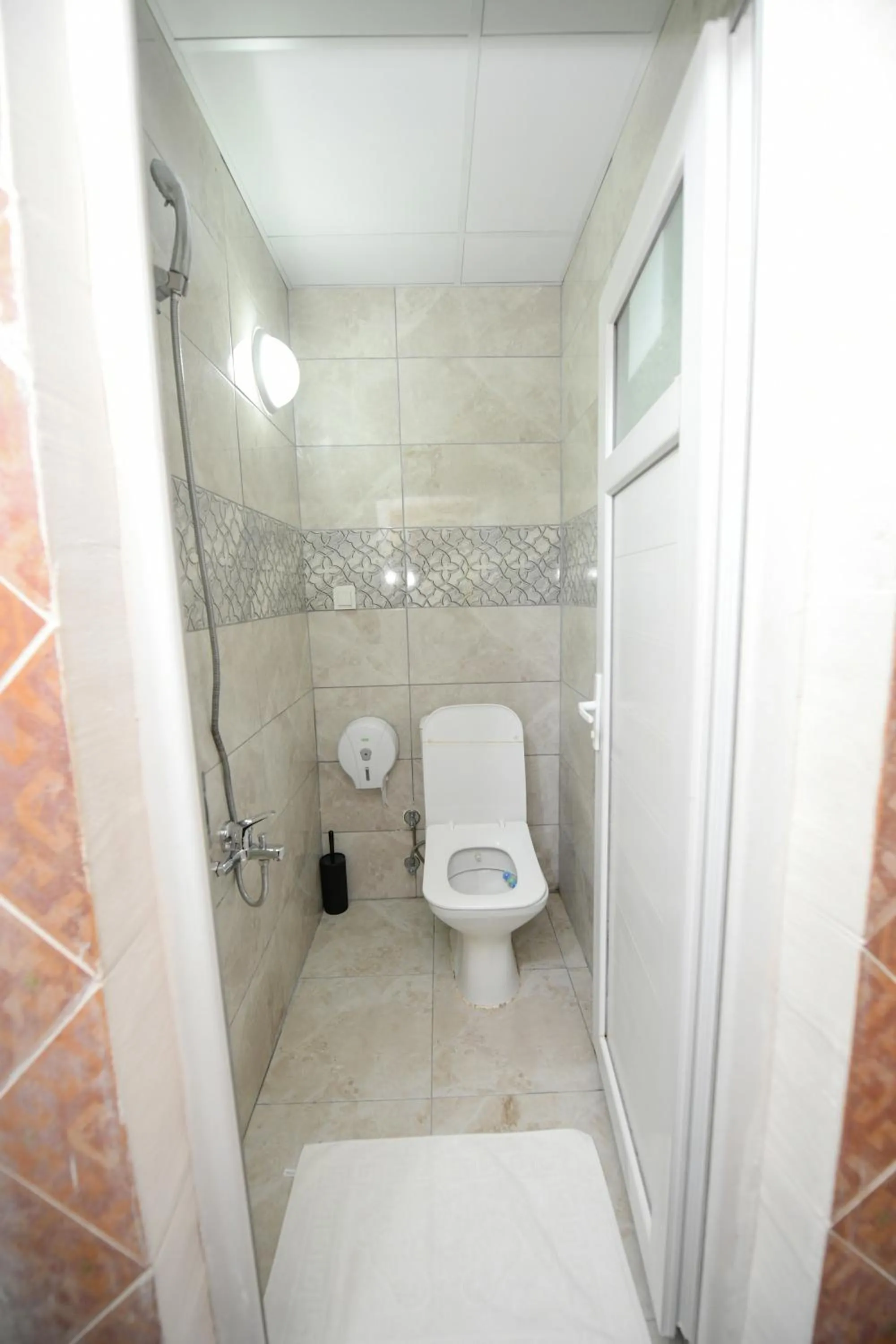 Anz Guest House Pansiyon