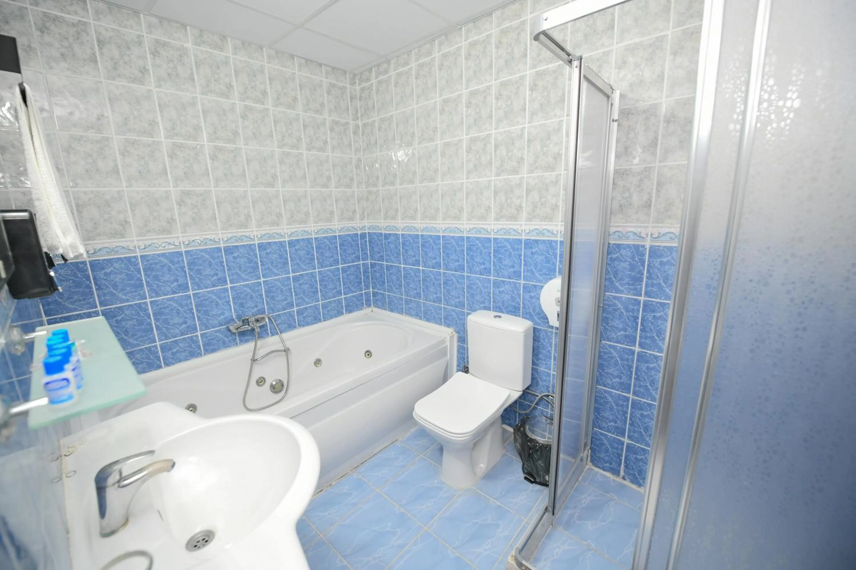 Anz Guest House Pansiyon