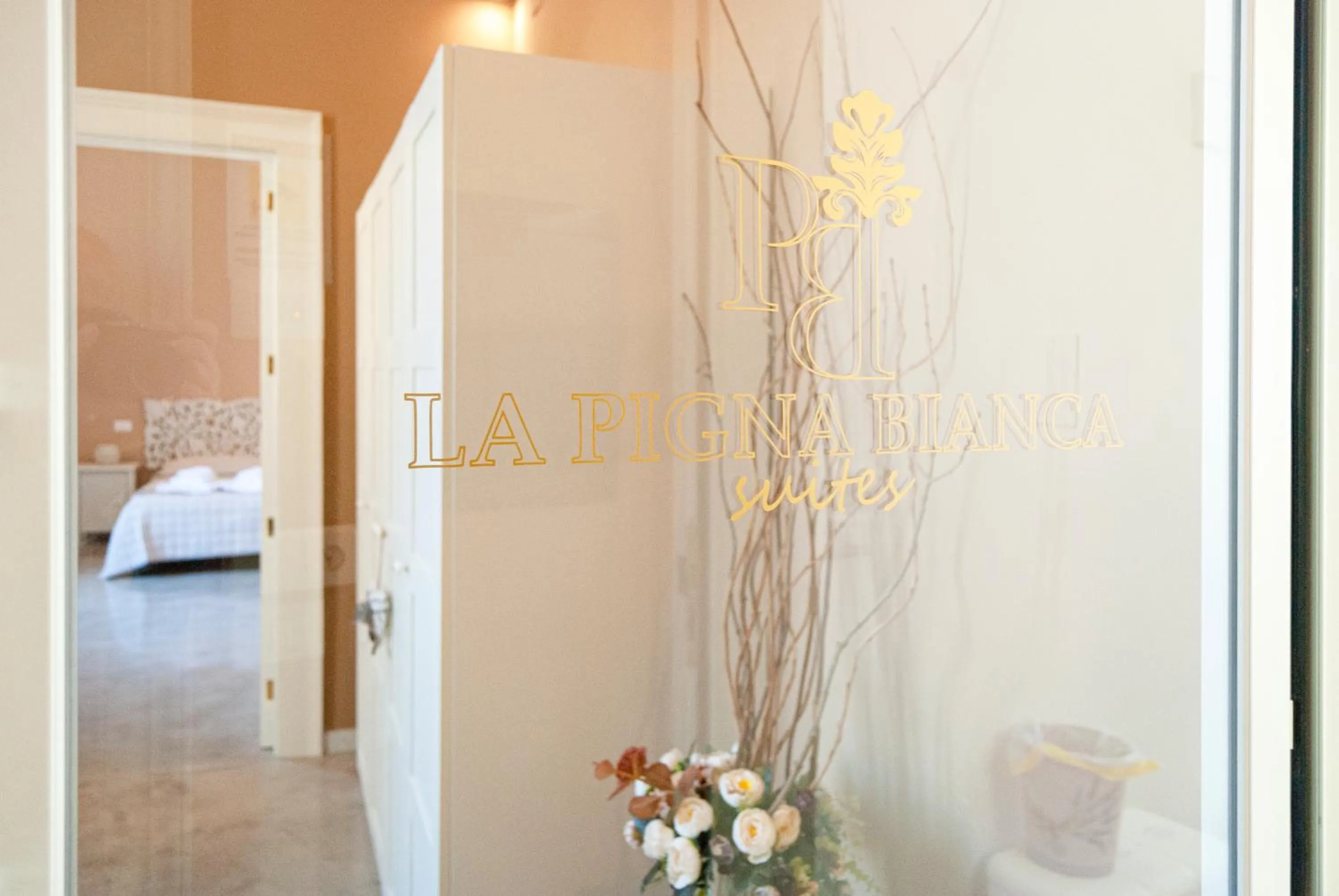 La Pigna Bianca Suites