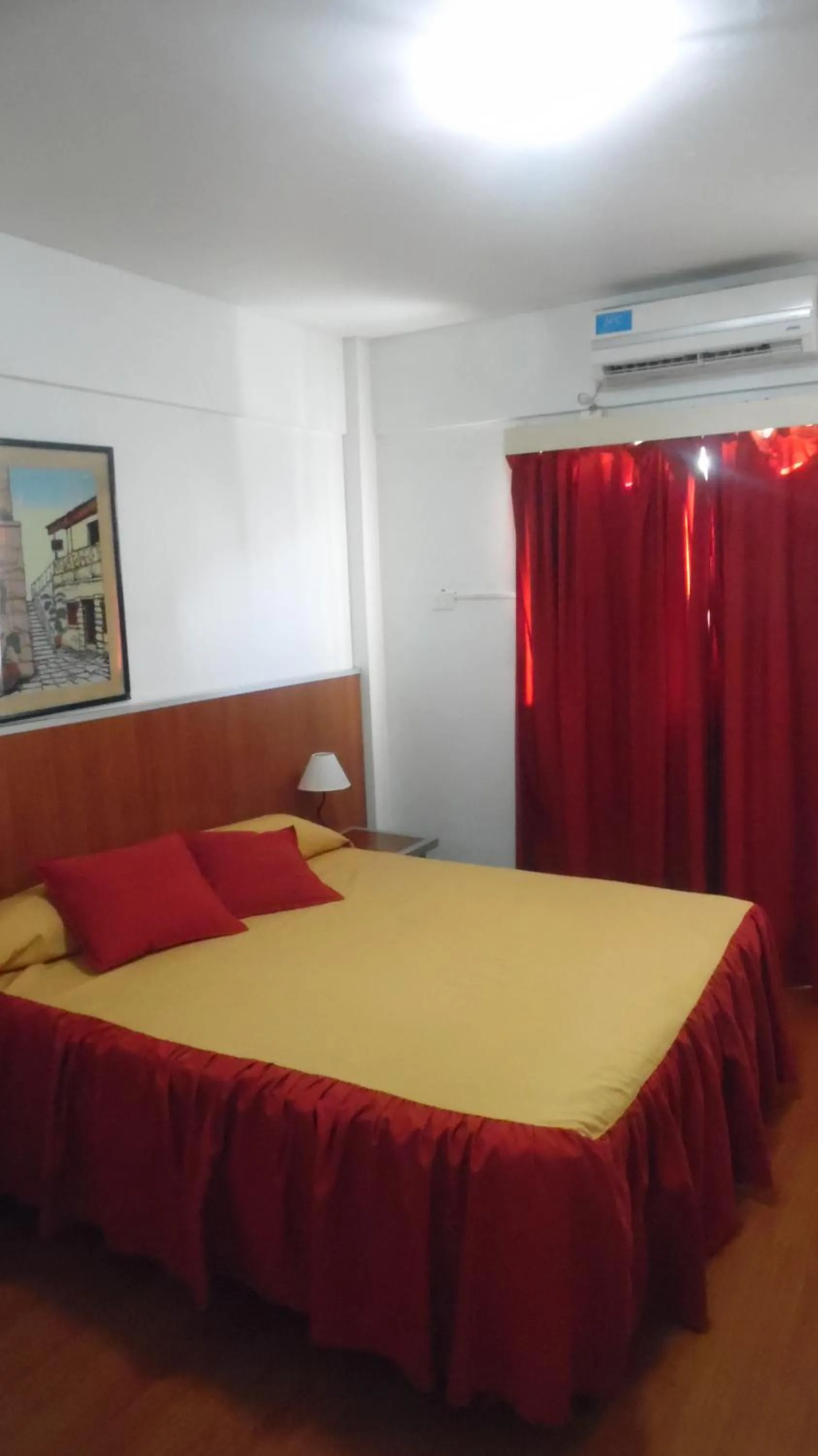 Bedroom, Bed in Adrazi Internacional