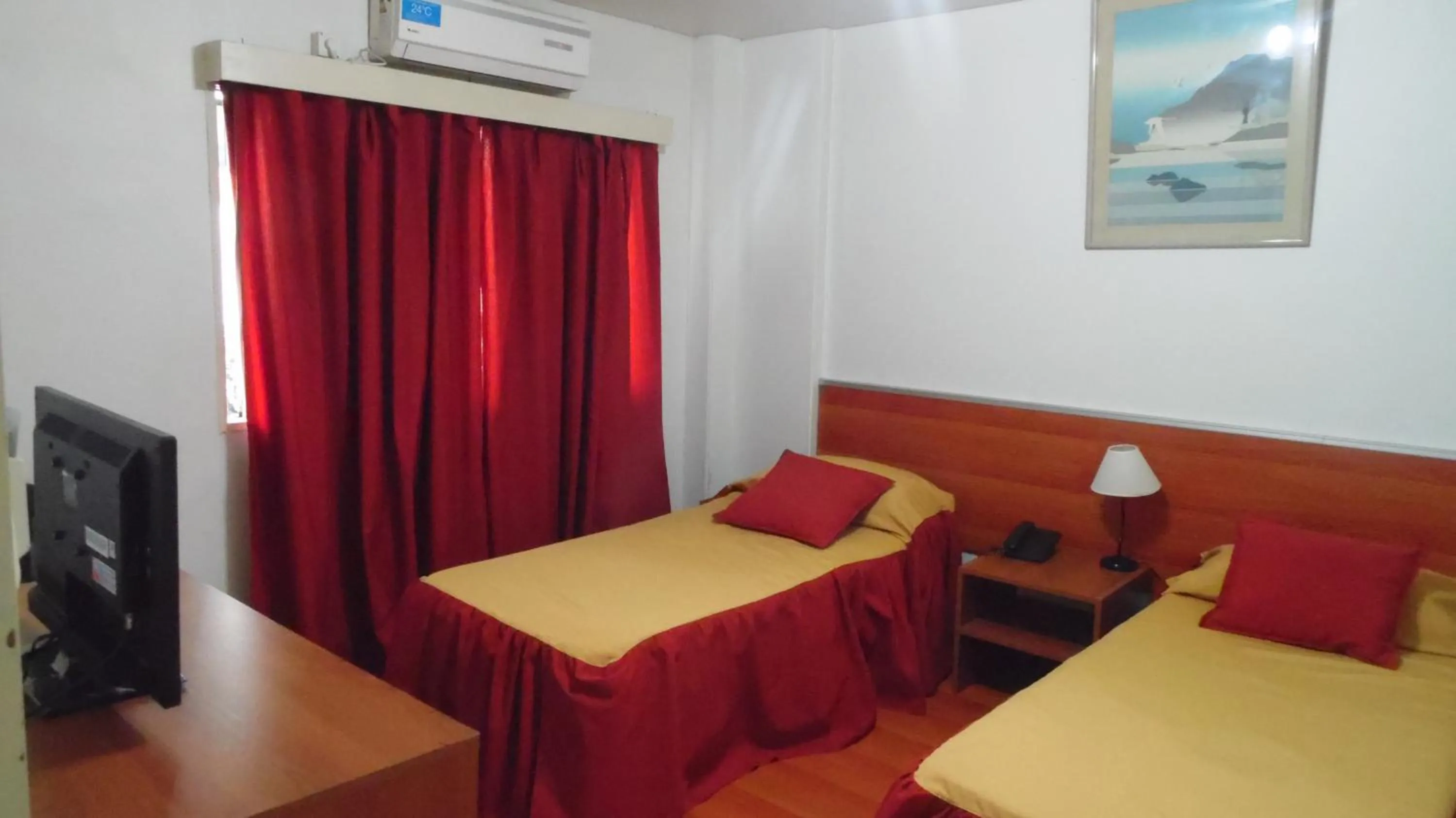 Bedroom, Bed in Adrazi Internacional