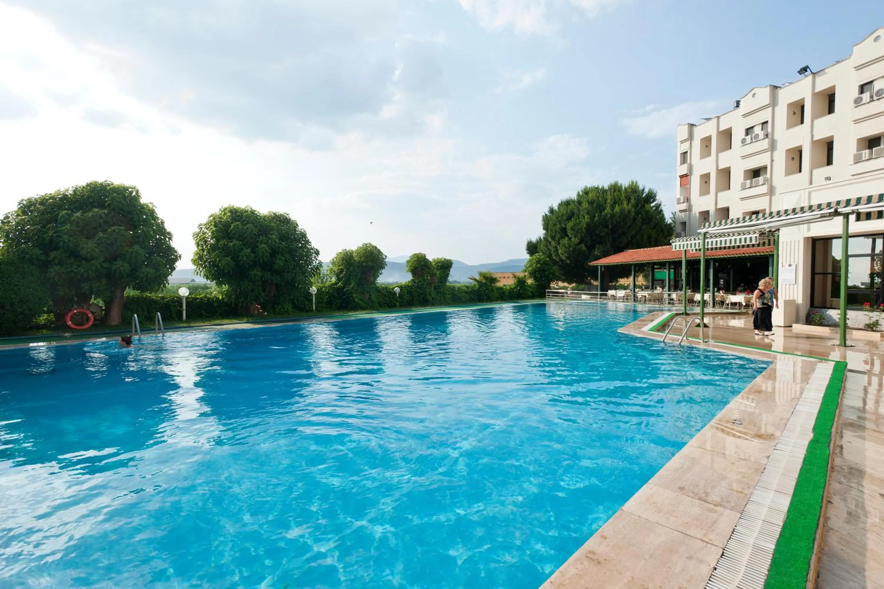 Swimming pool in Ephesus Hitit Hotel restaurant