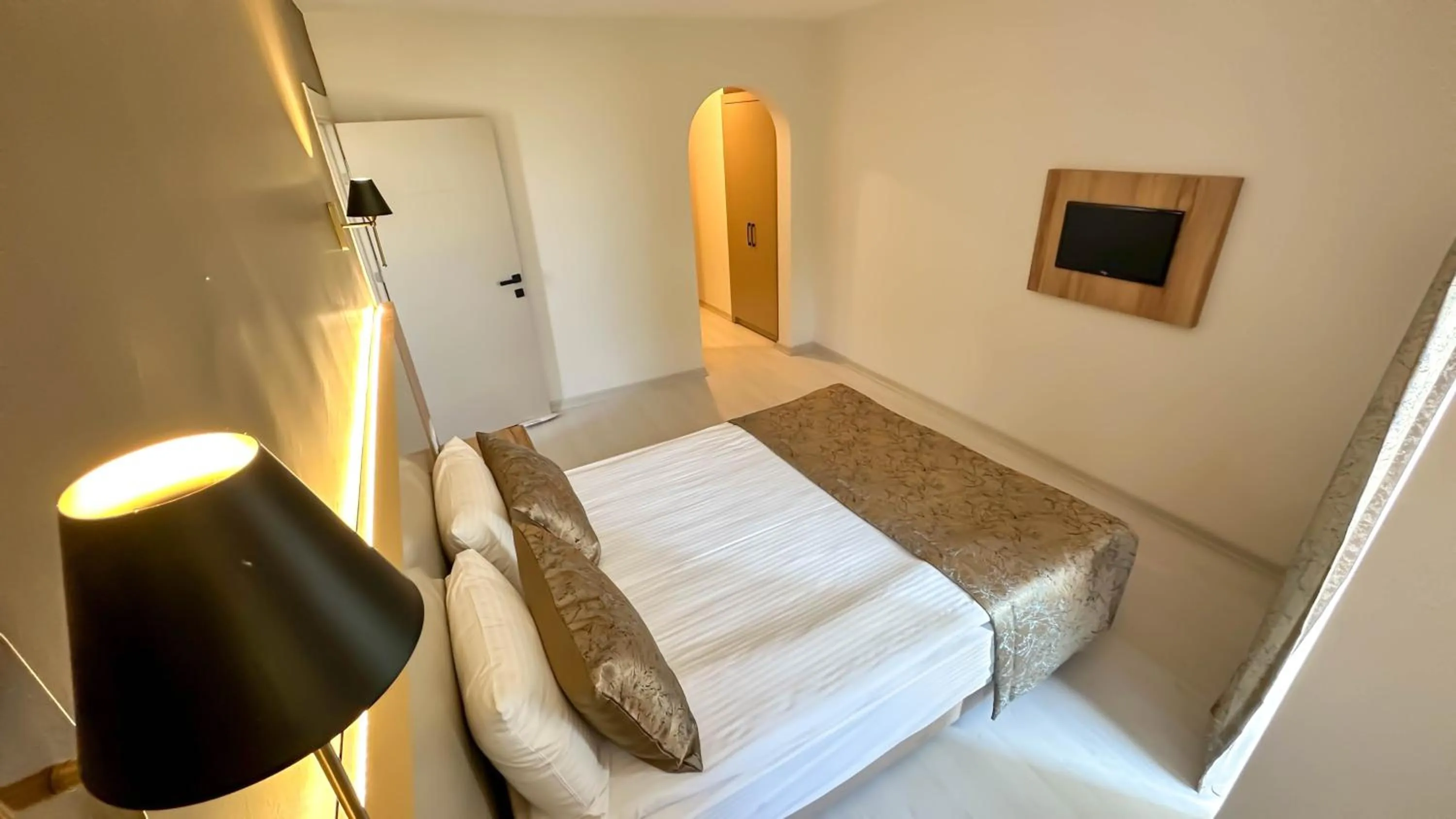 Bed in Ephesus Hitit Hotel restaurant