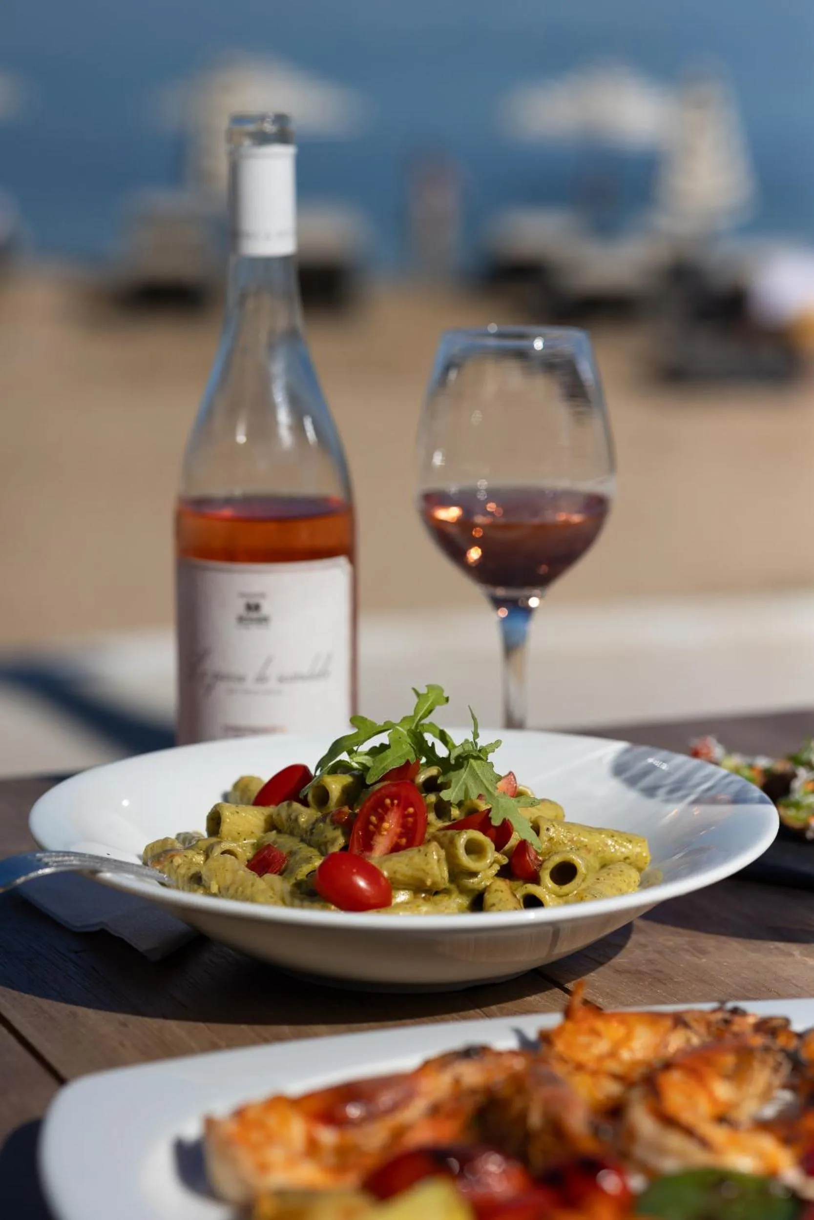 Restaurant/places to eat in Oasis Beach Hotel