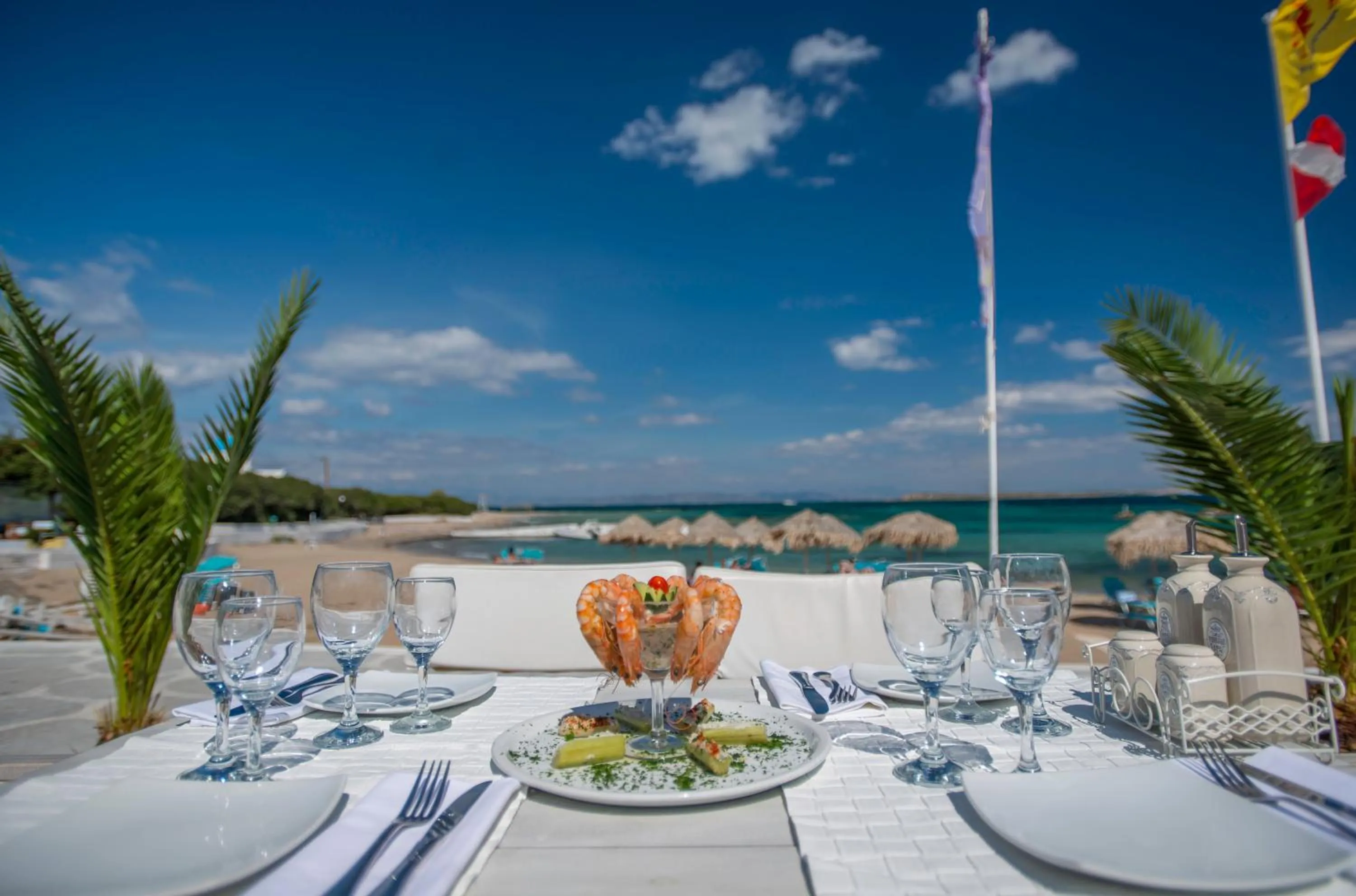 Restaurant/places to eat in Oasis Beach Hotel