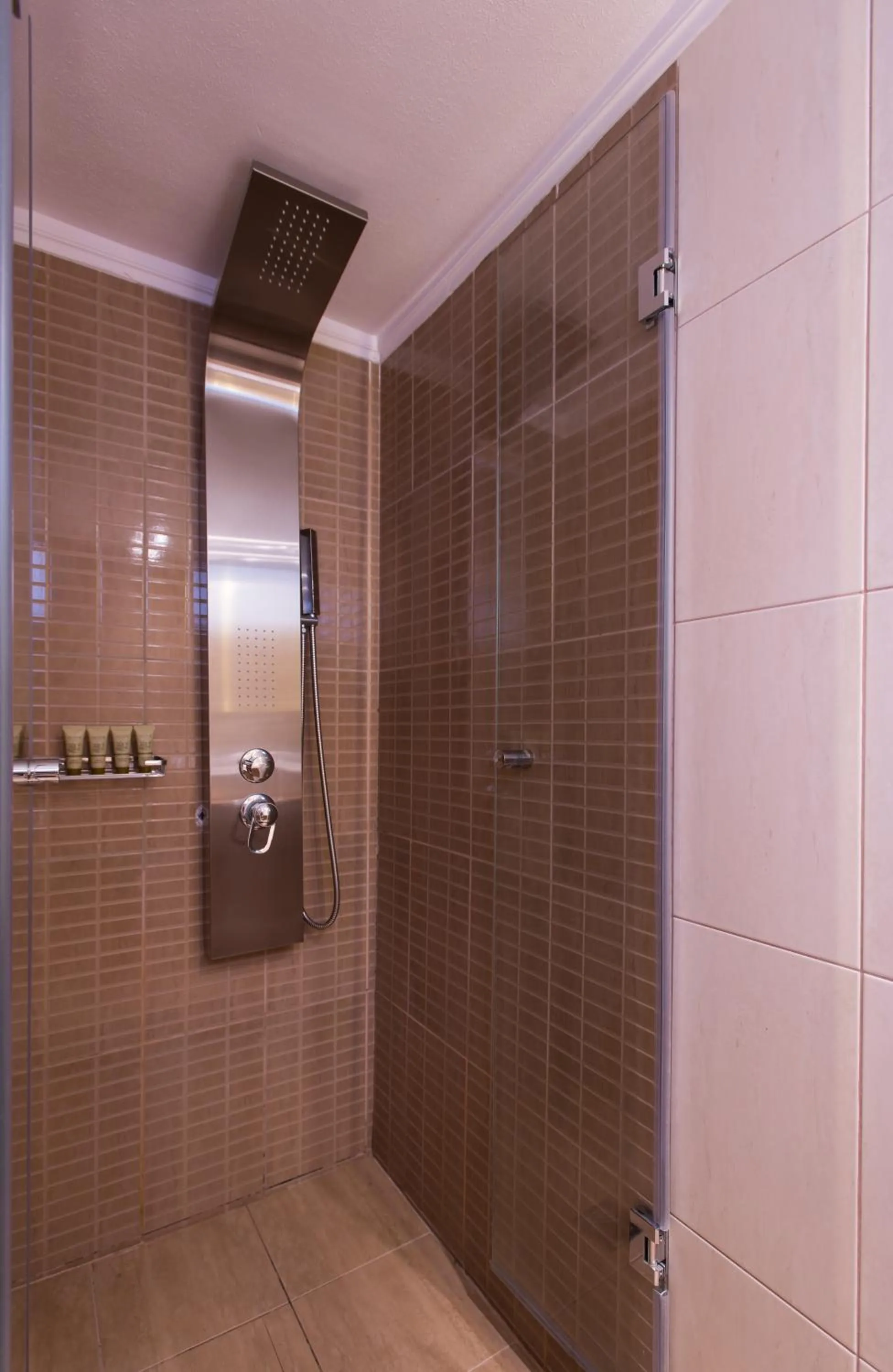 Shower in Oasis Beach Hotel