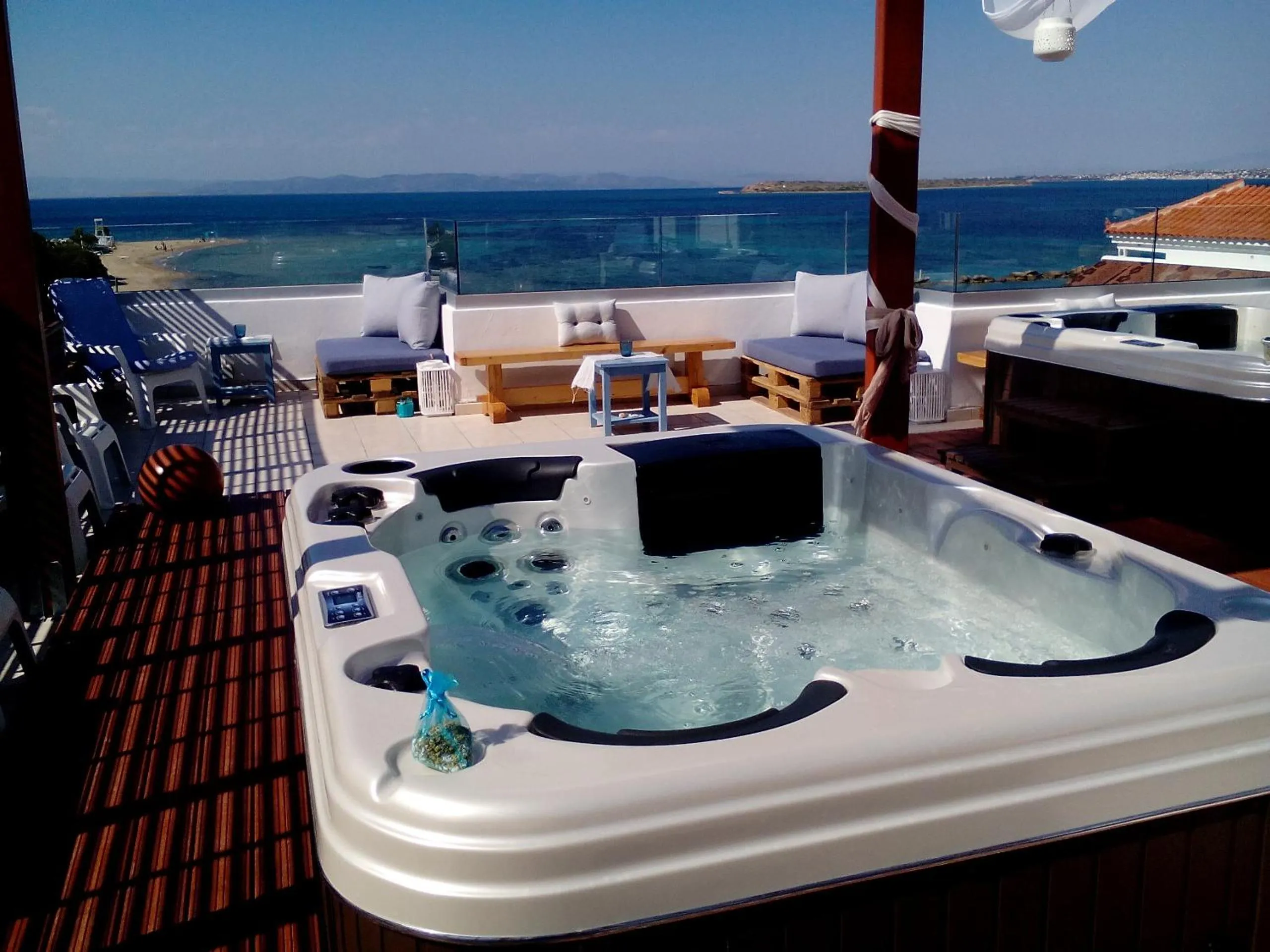 Hot Tub in Oasis Beach Hotel