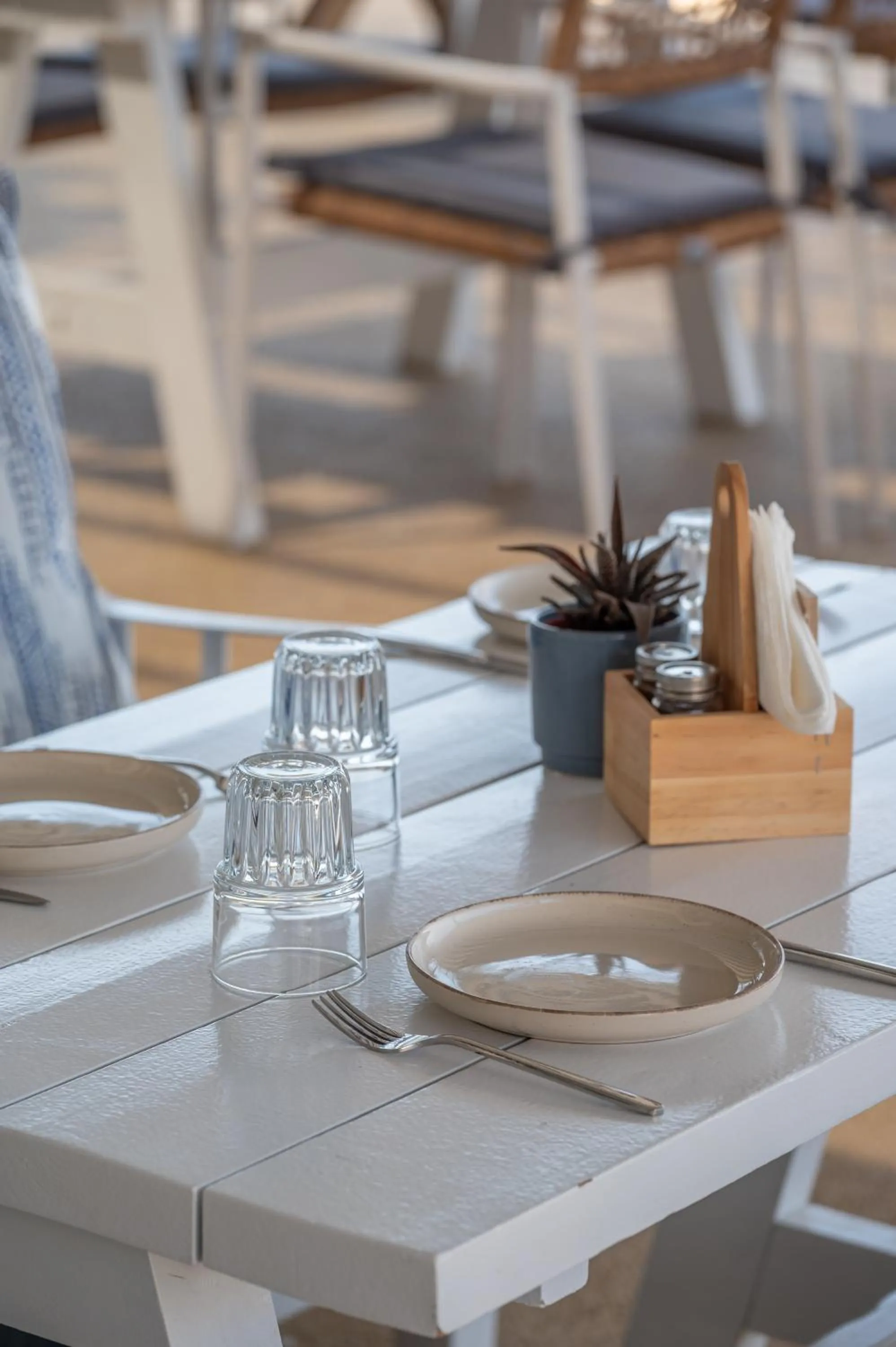 Restaurant/places to eat in Oasis Beach Hotel