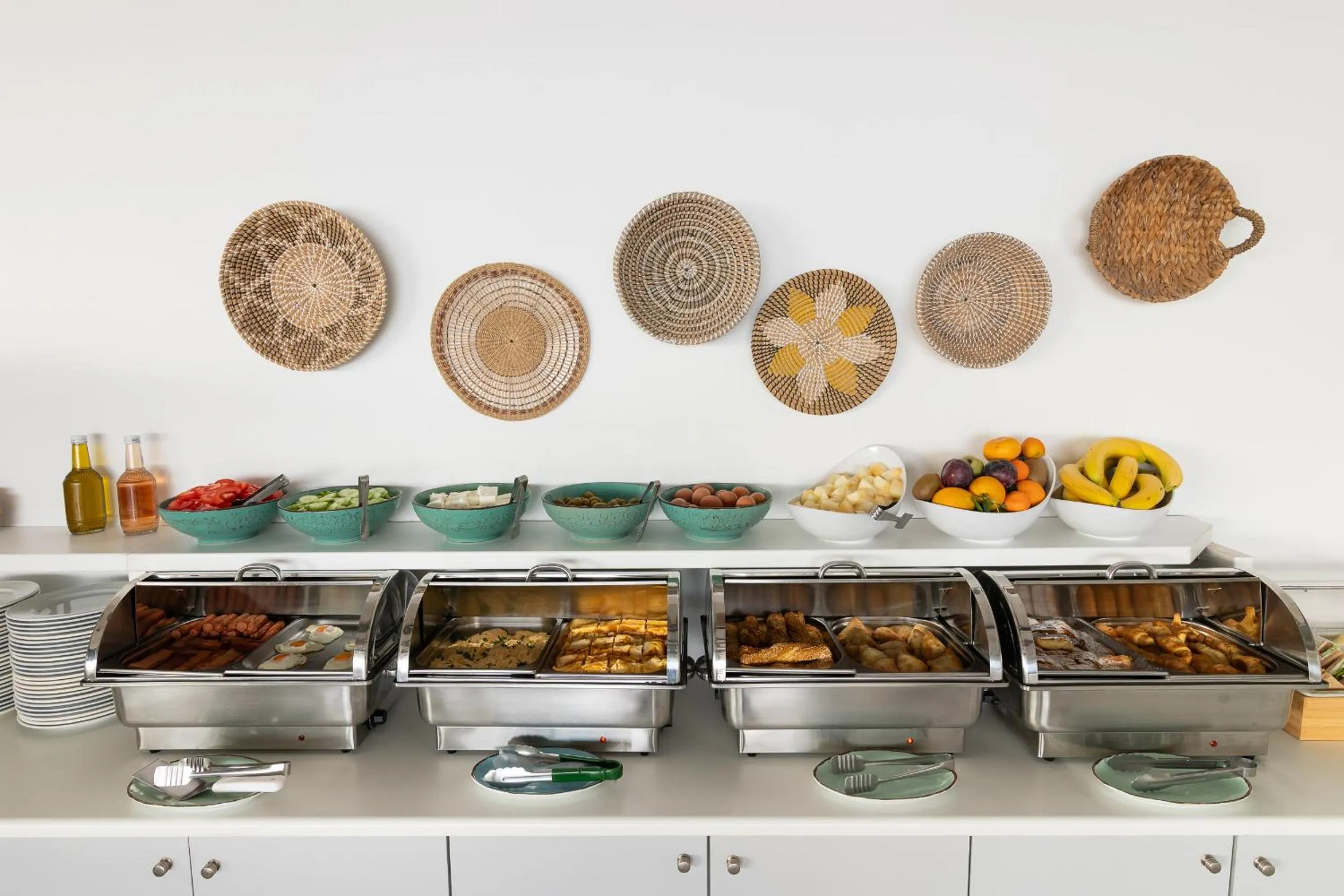 Restaurant/places to eat in Oasis Beach Hotel