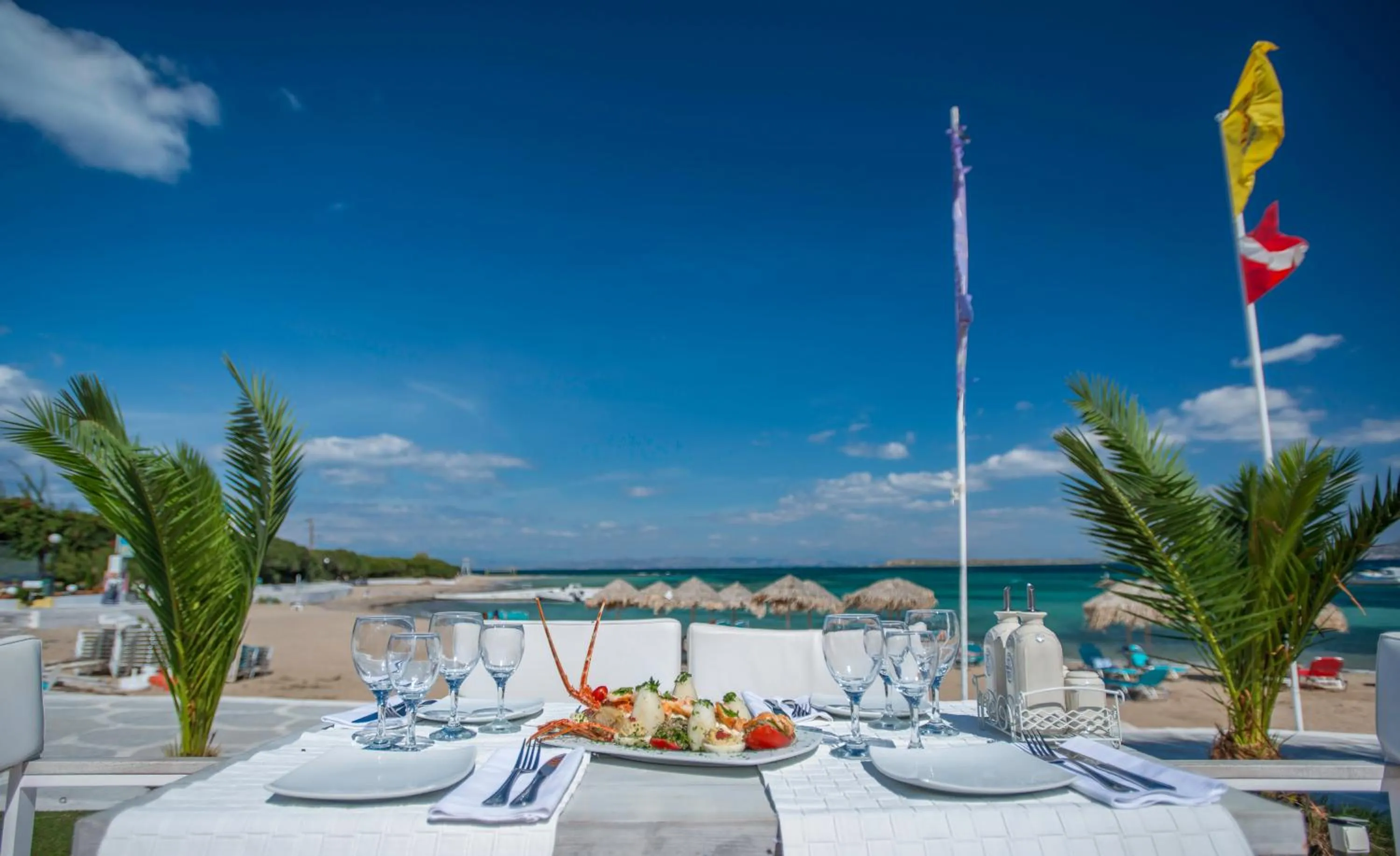 Restaurant/places to eat in Oasis Beach Hotel