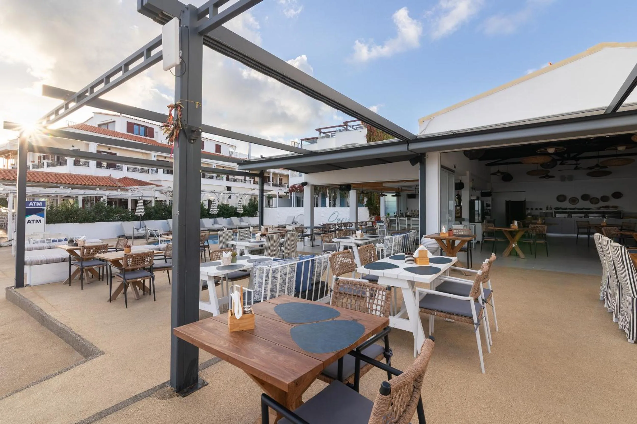 Restaurant/places to eat in Oasis Beach Hotel