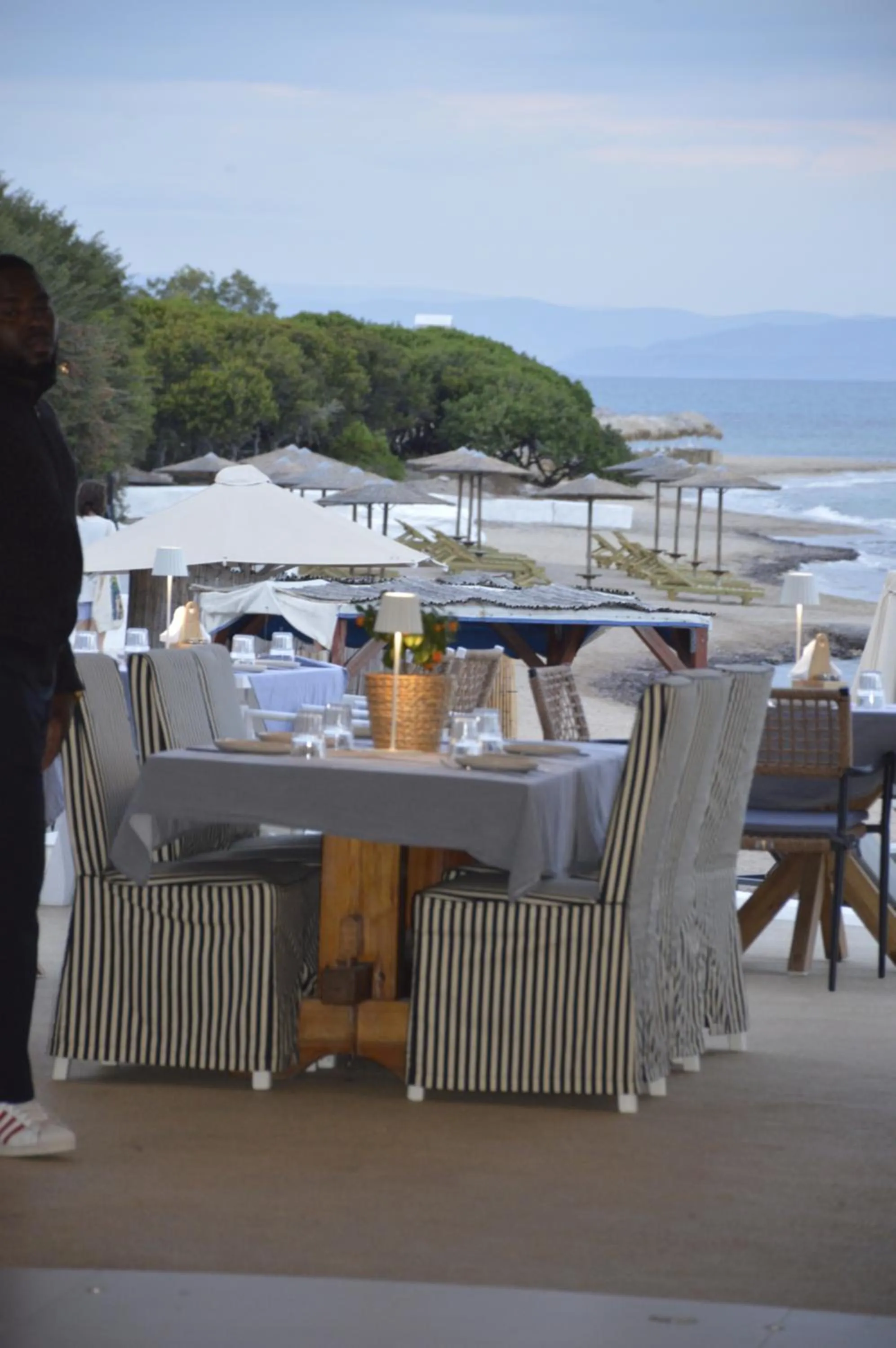 Restaurant/places to eat in Oasis Beach Hotel