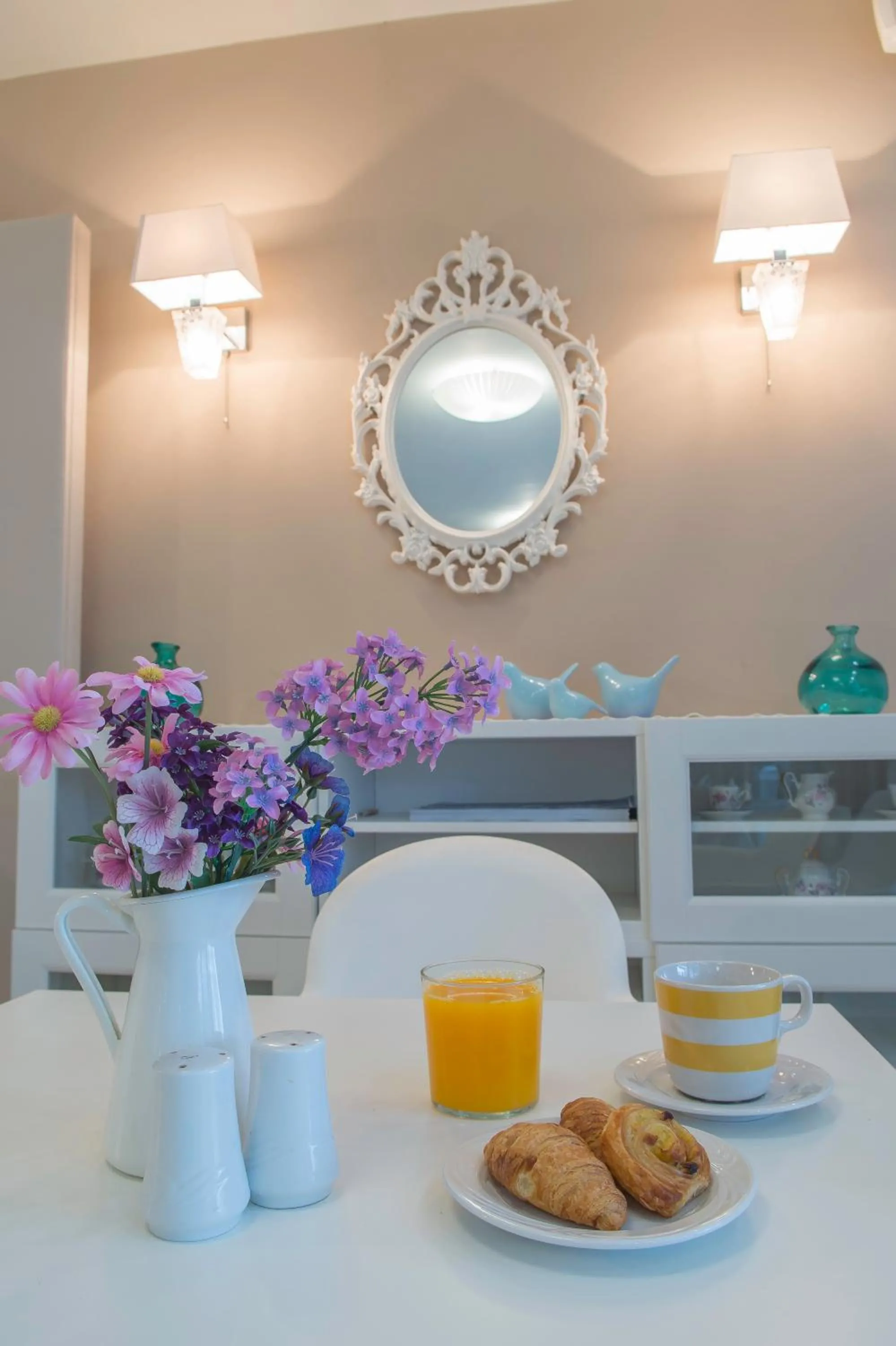 Food and drinks in Oasis Beach Hotel