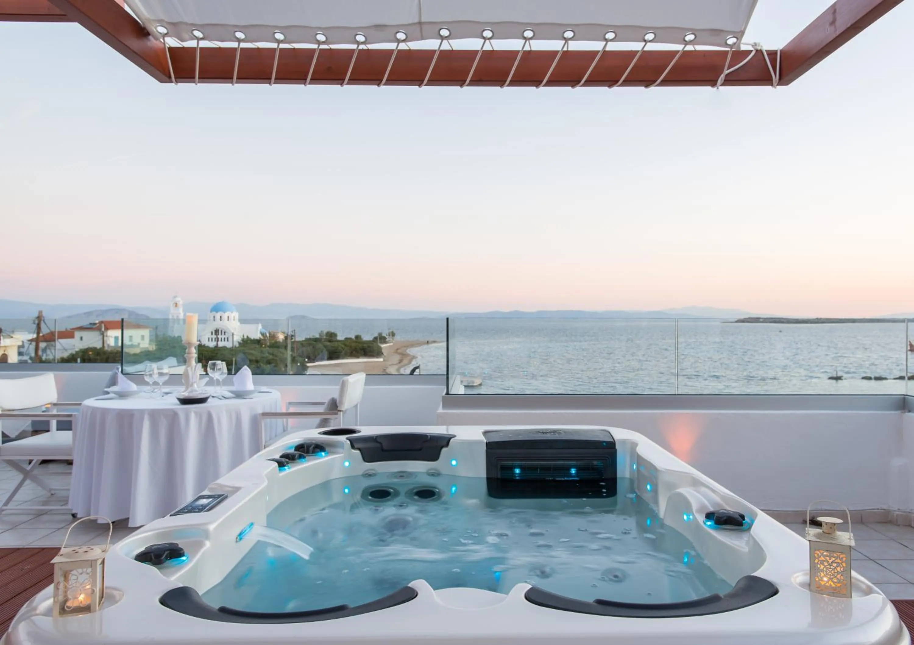 Hot Tub in Oasis Beach Hotel