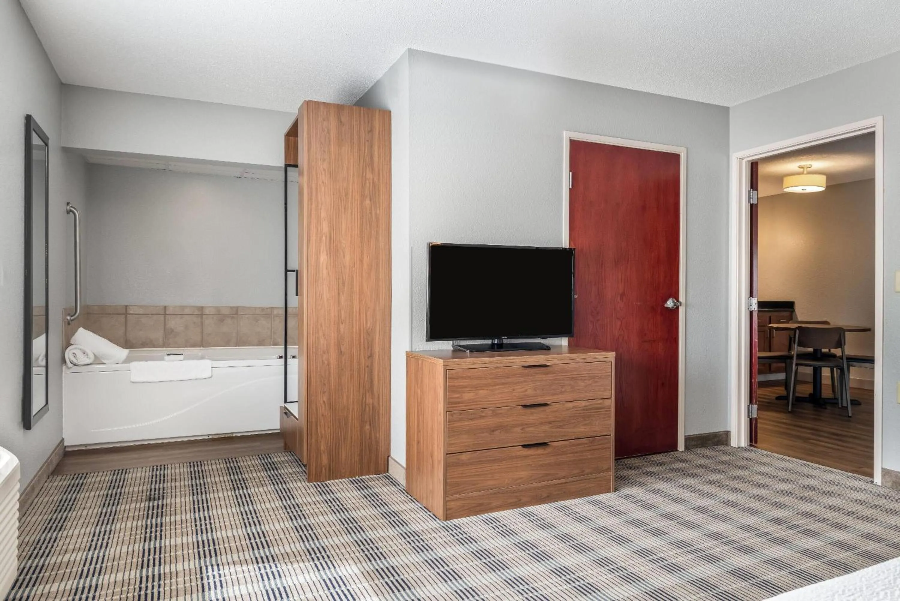 Photo of the whole room, Bed in AmericInn by Wyndham Mounds View Minneapolis