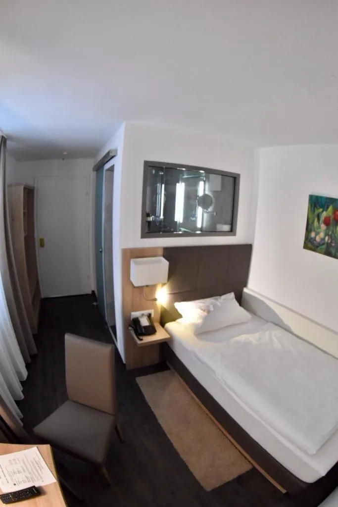 Photo of the whole room, Bed in Hotel Hamann