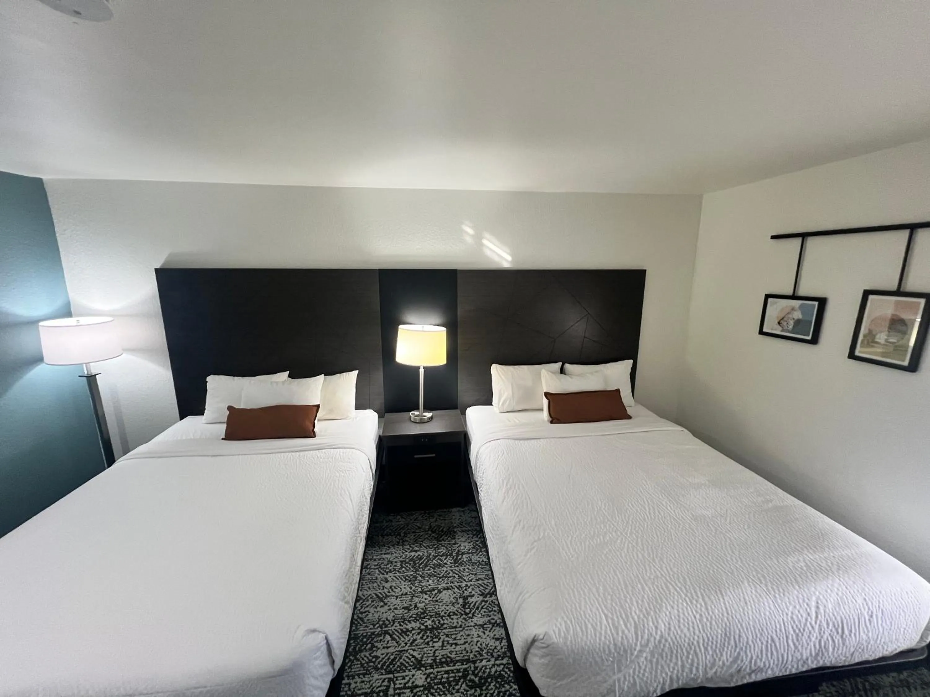 Bedroom, Bed in Sleep Inn