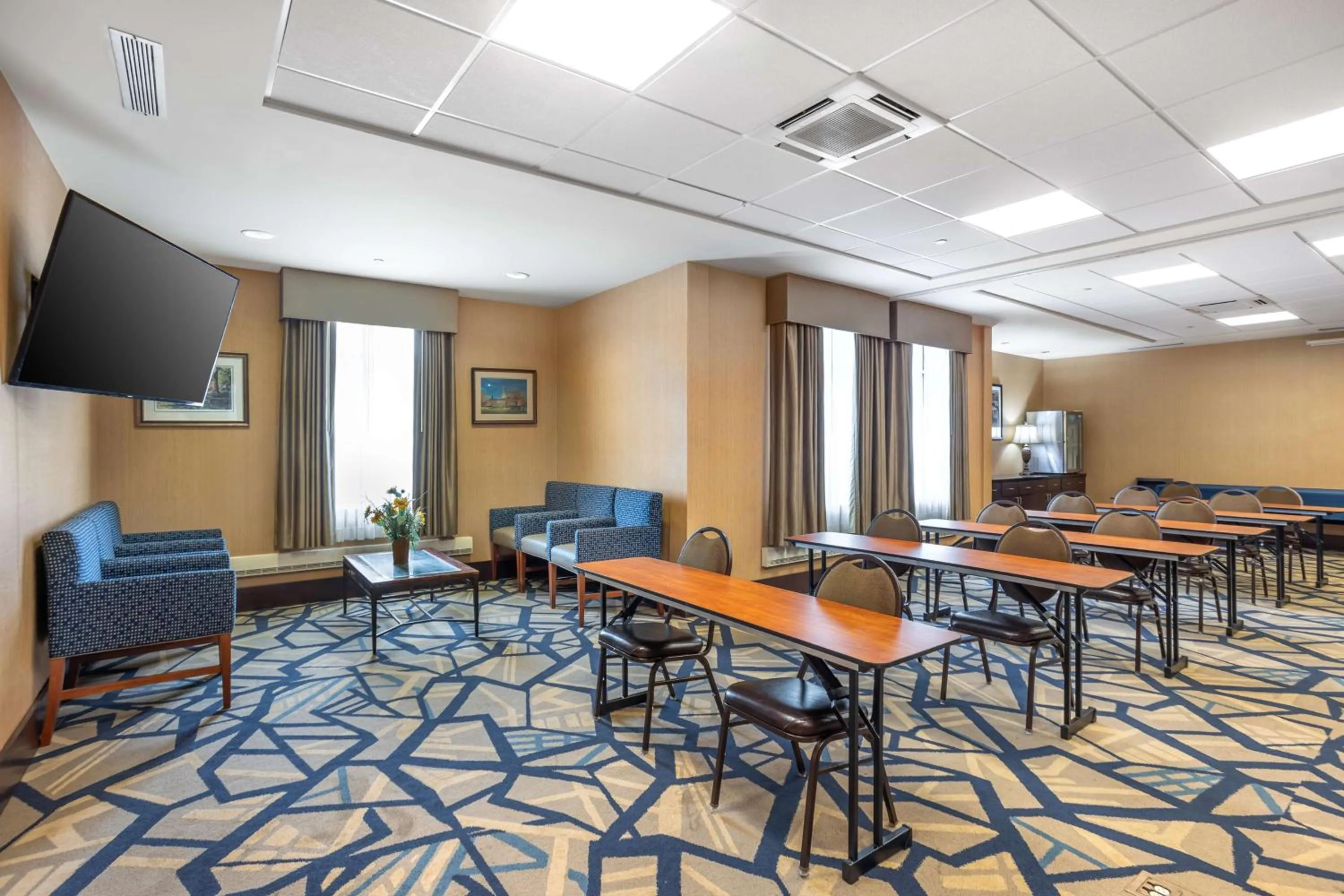Meeting/conference room in Best Western PLUS University Park Inn & Suites