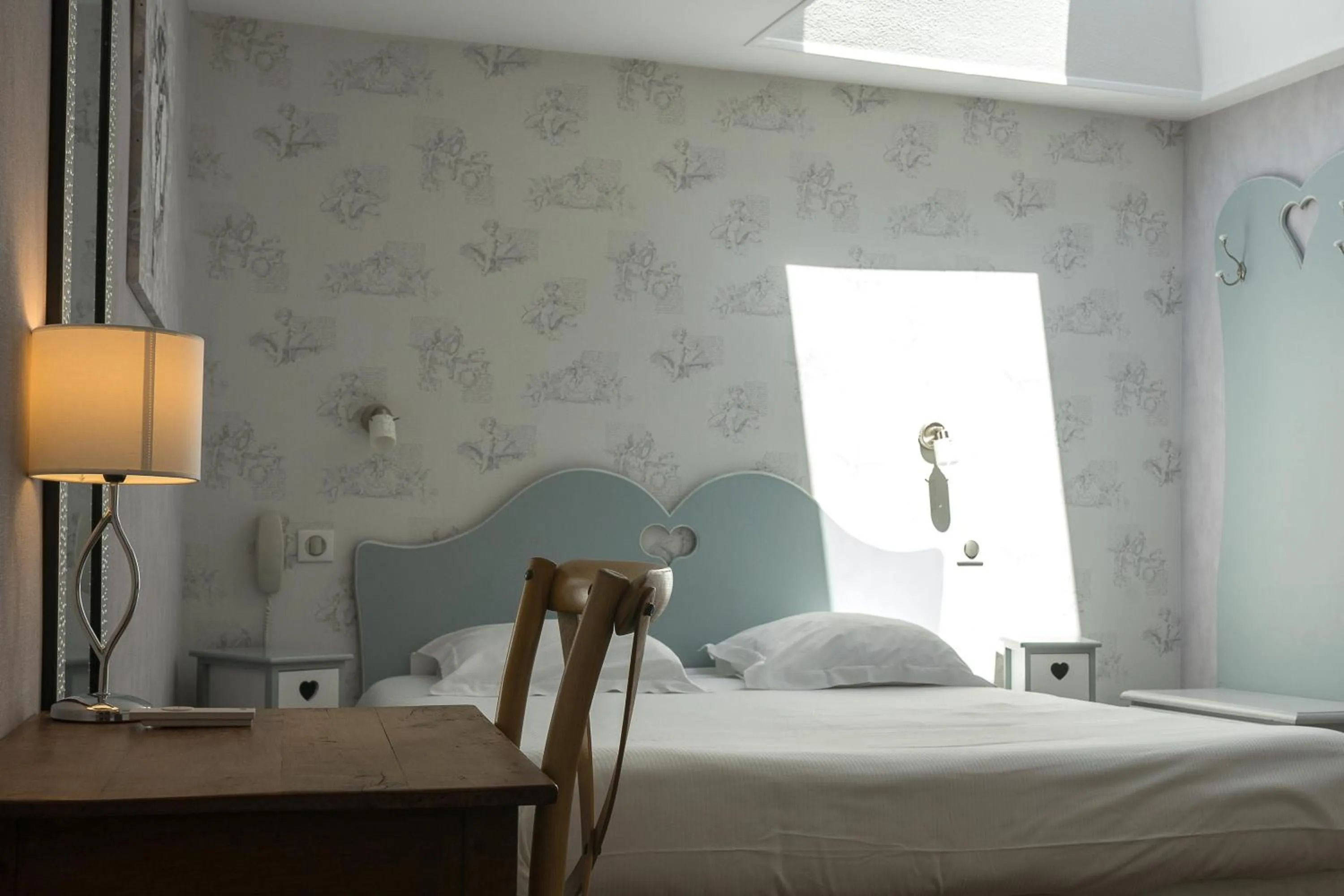 Bedroom, Bed in Hôtel Restaurant Le Moulin de Saint Verand