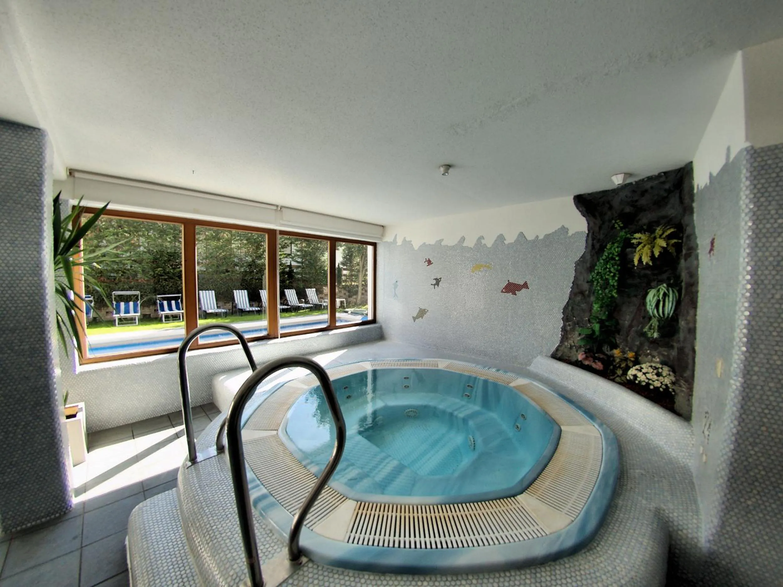 Hot Spring Bath in Hotel Montana