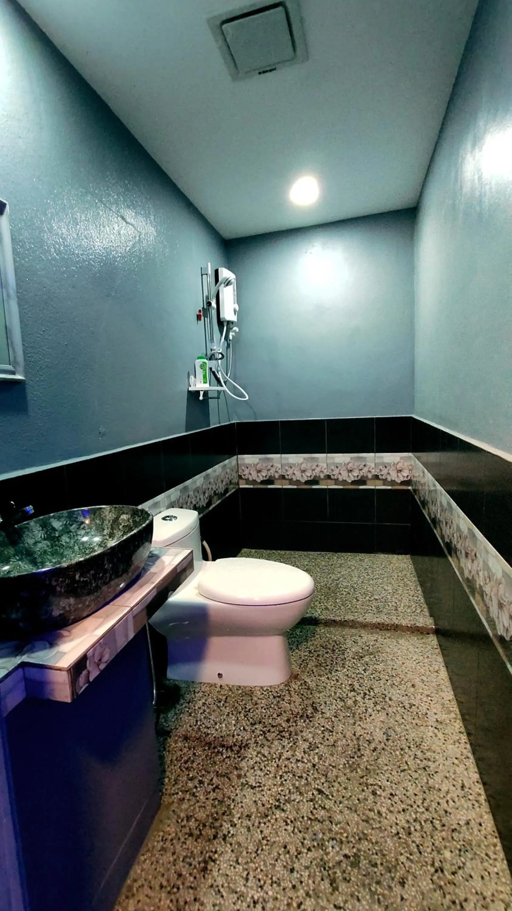 Bathroom in Cow B Homestay Semporna