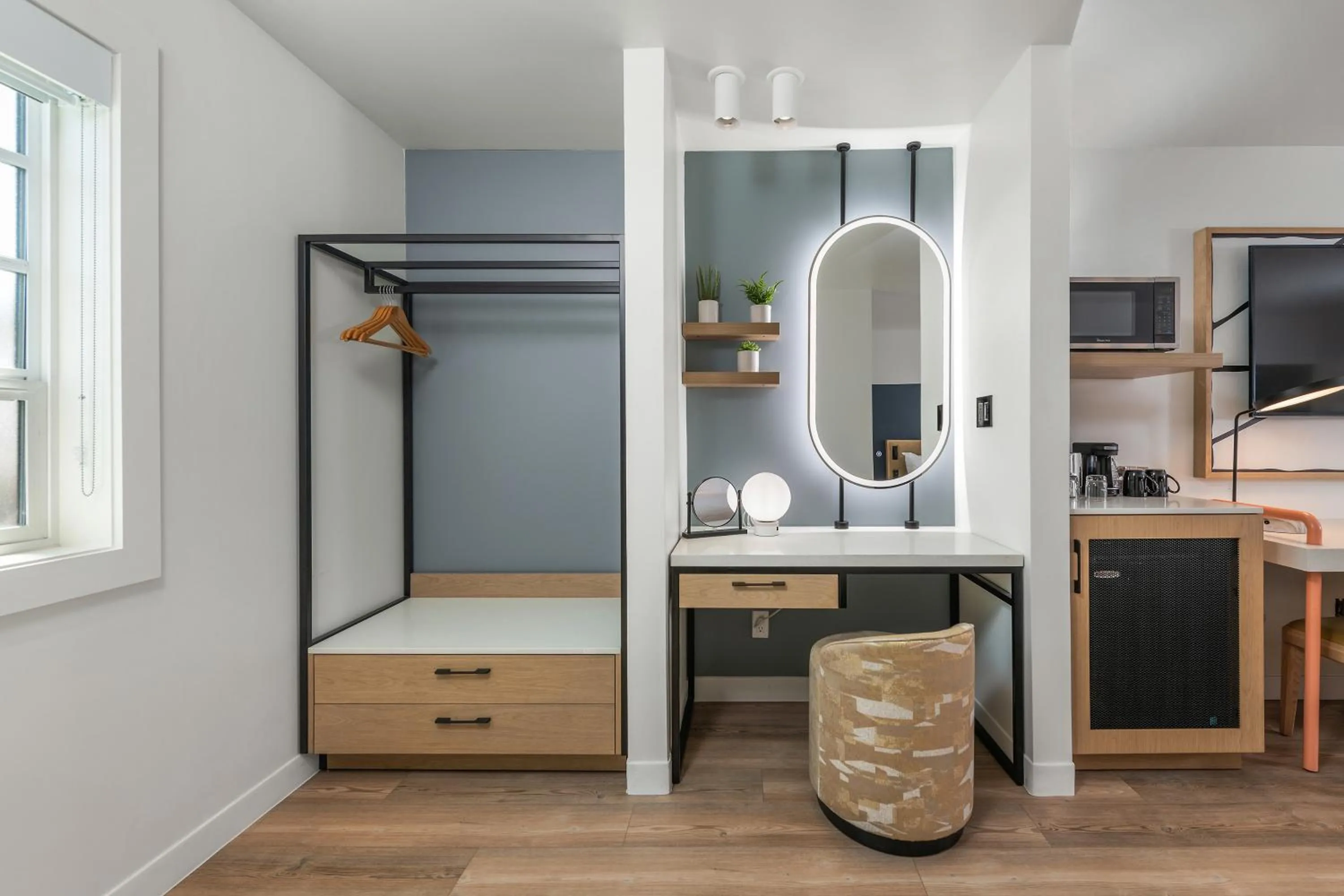 hair dresser, Bed in Chablis Inn