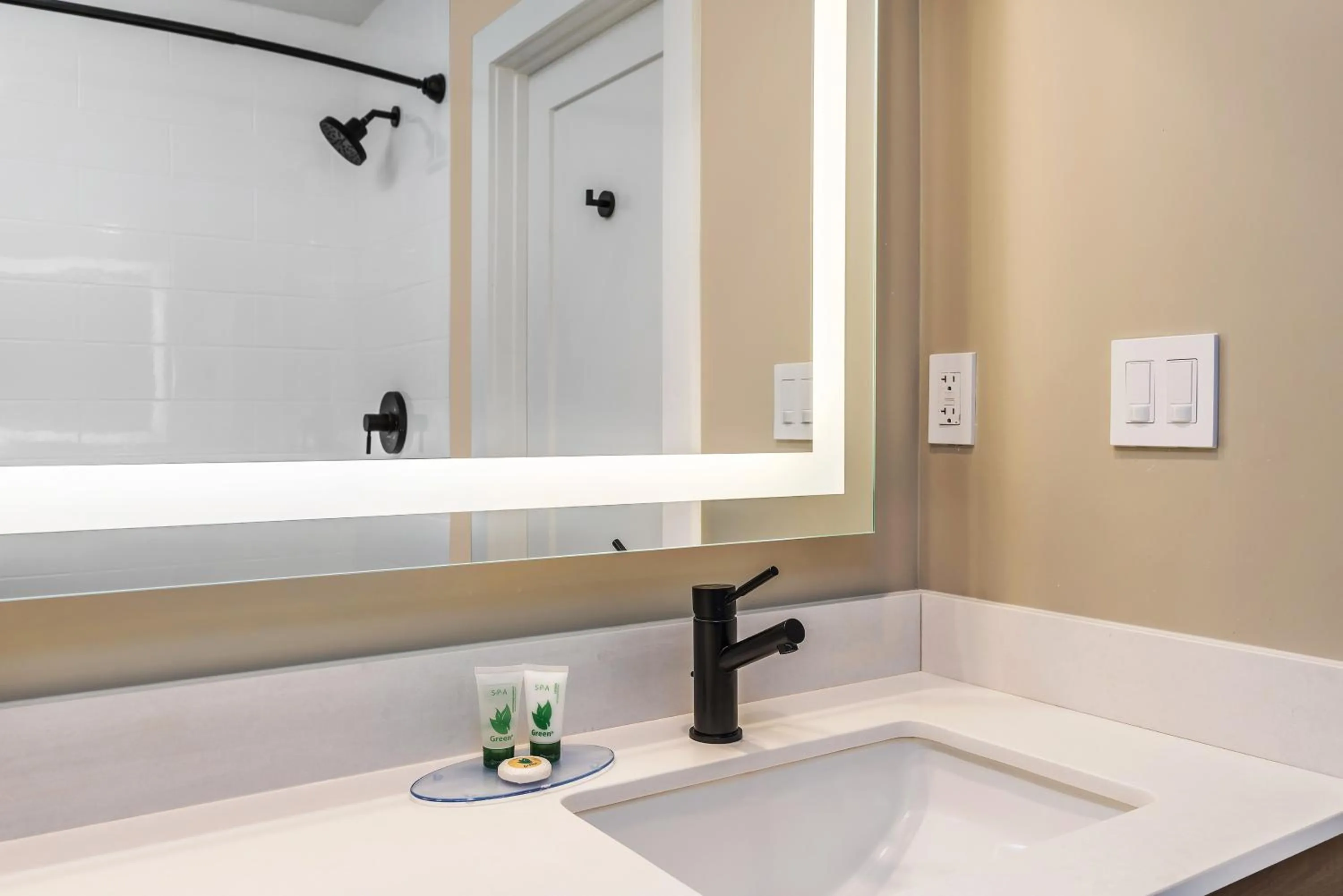 Bathroom in Chablis Inn