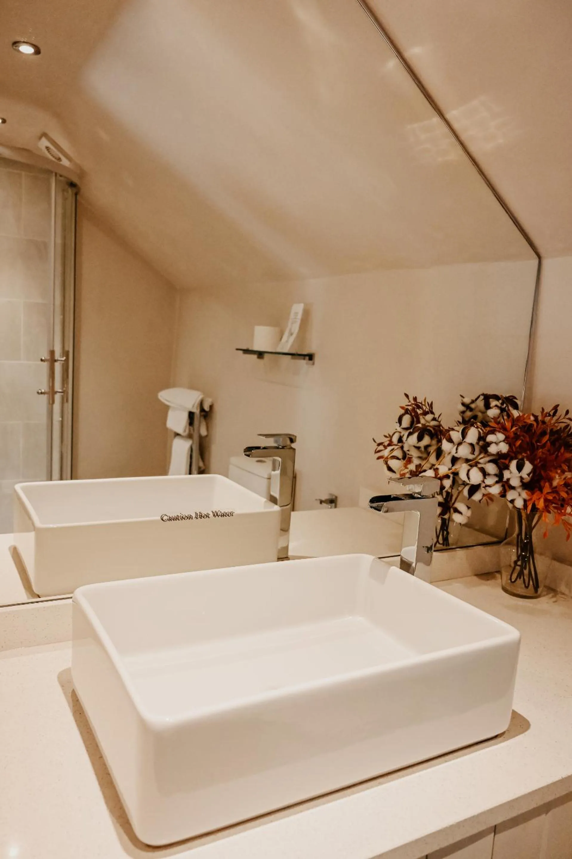 Bathroom in The Boot Inn