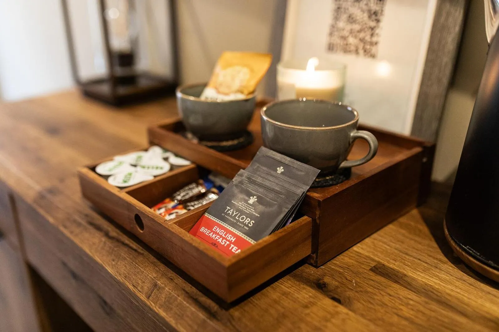 Bedroom in The Boot Inn