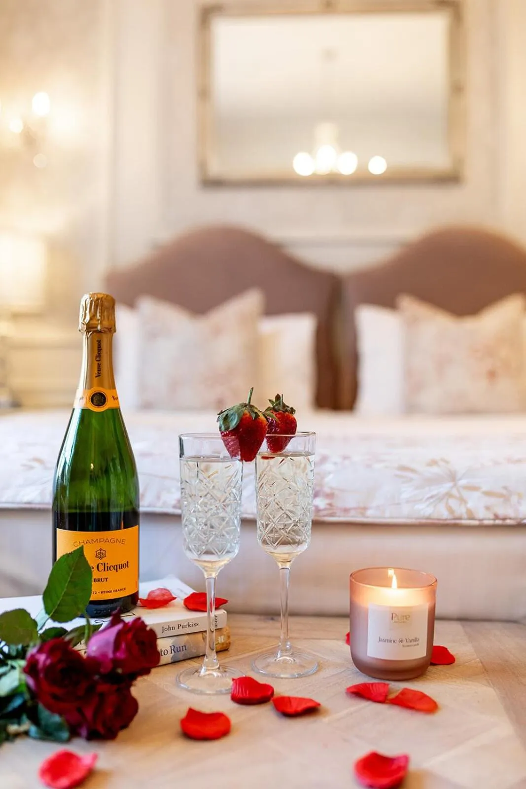 Bedroom, Bed in The Boot Inn