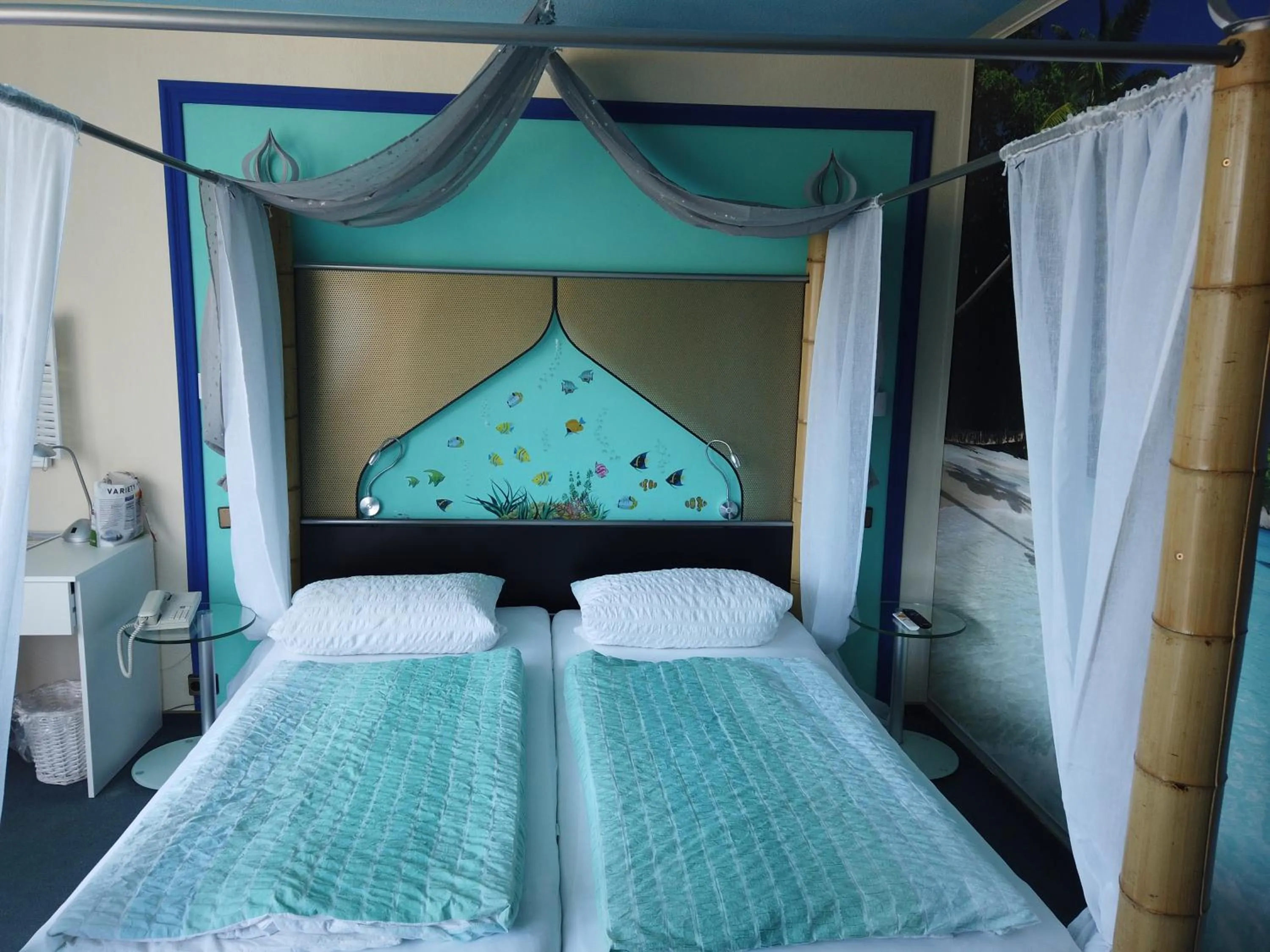 Bed in Themen Hotel Terrassen Cafe